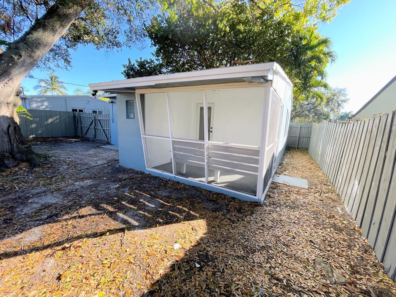 1409 NW 5th Fort Lauderdale, FL 33311