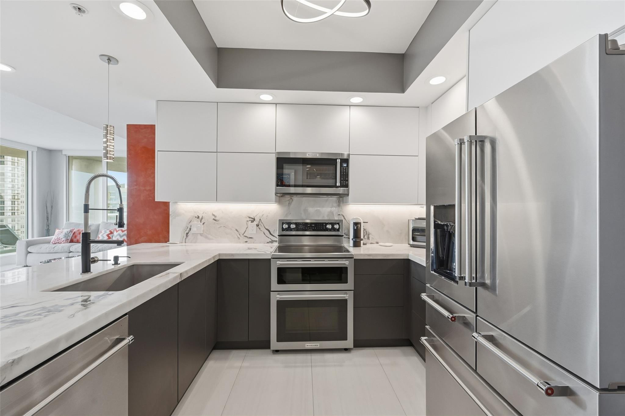 315 NE 3rd #1006 Fort Lauderdale, FL 33301