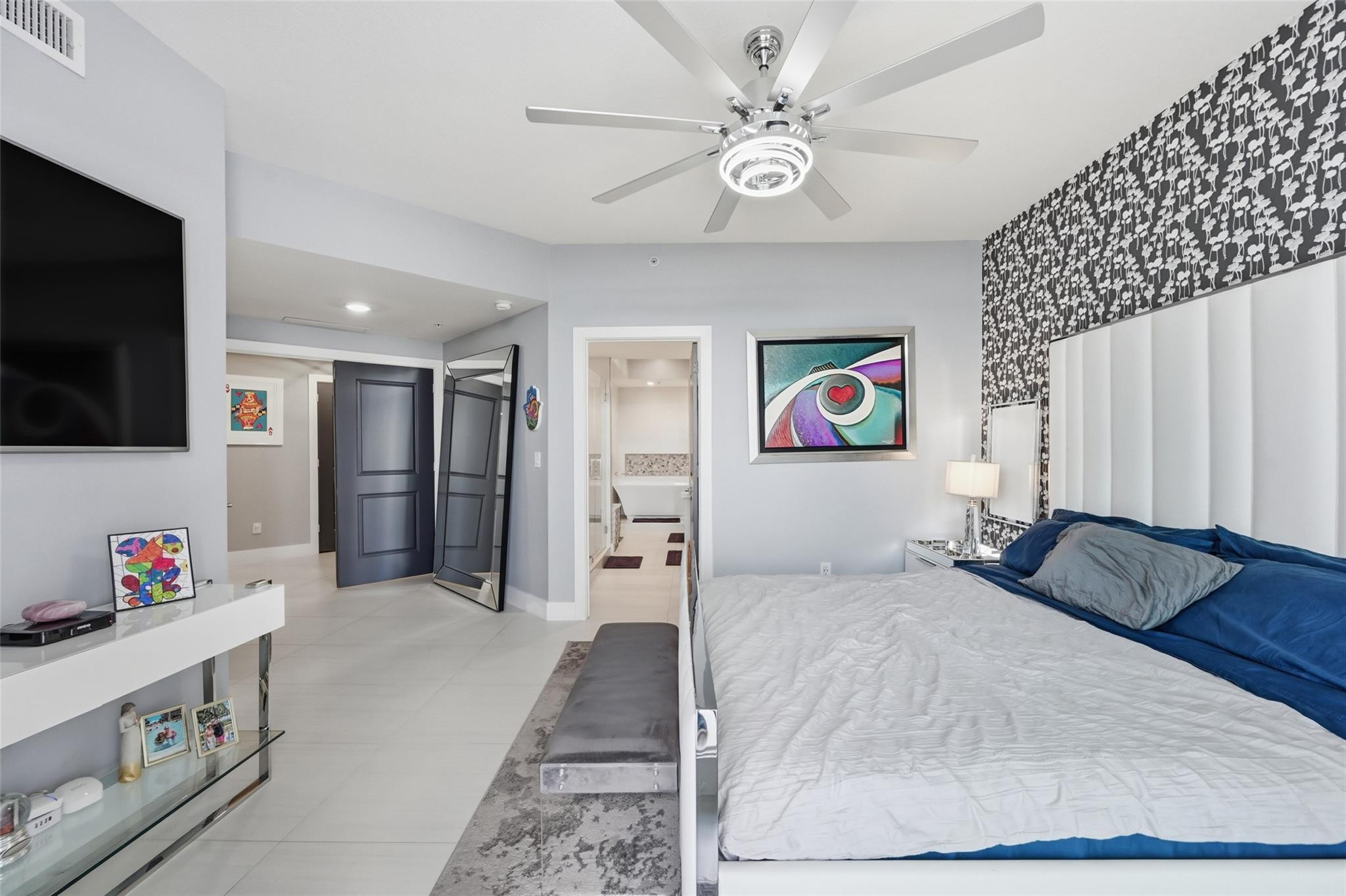 315 NE 3rd #1006 Fort Lauderdale, FL 33301