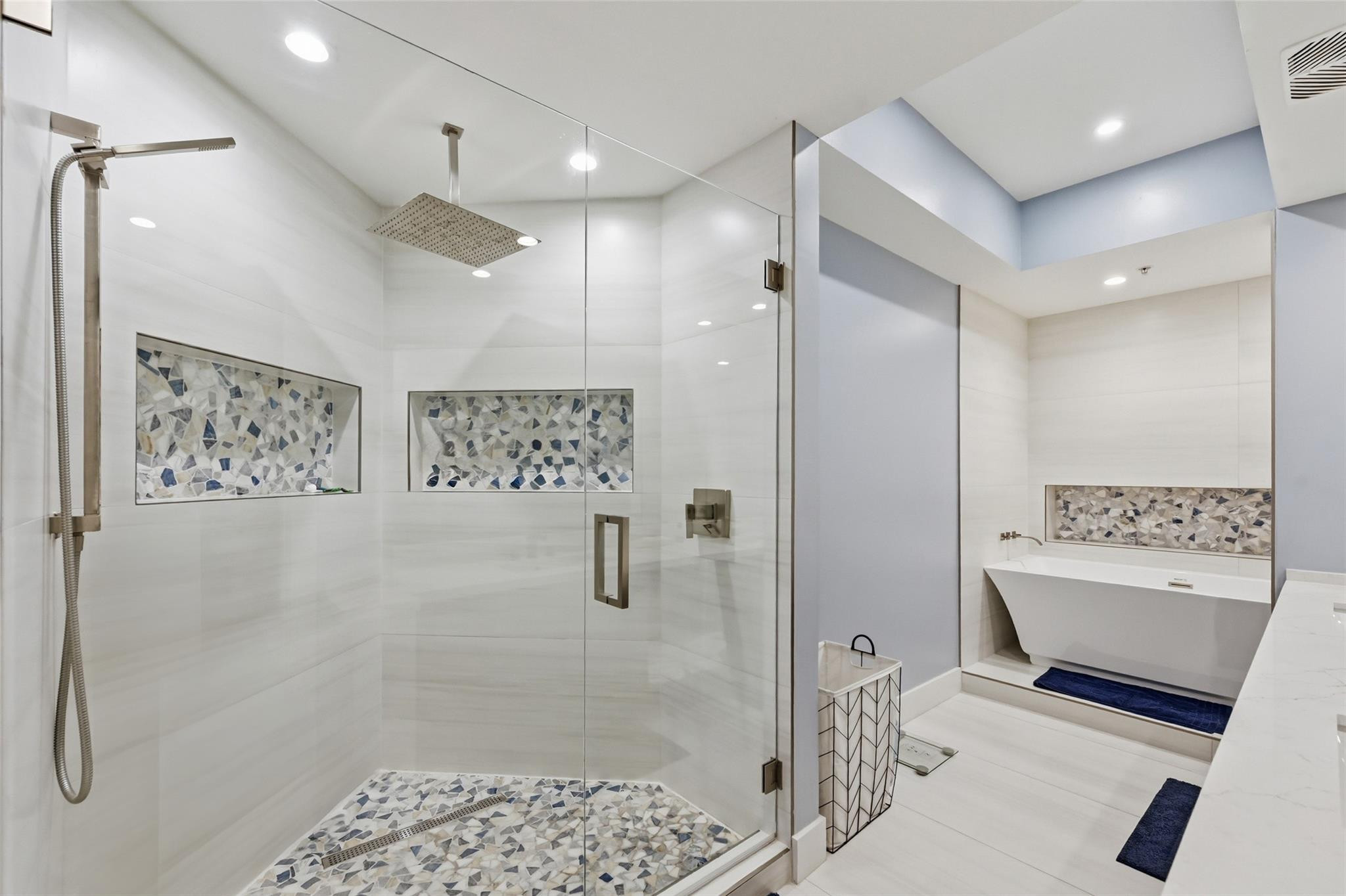 315 NE 3rd #1006 Fort Lauderdale, FL 33301