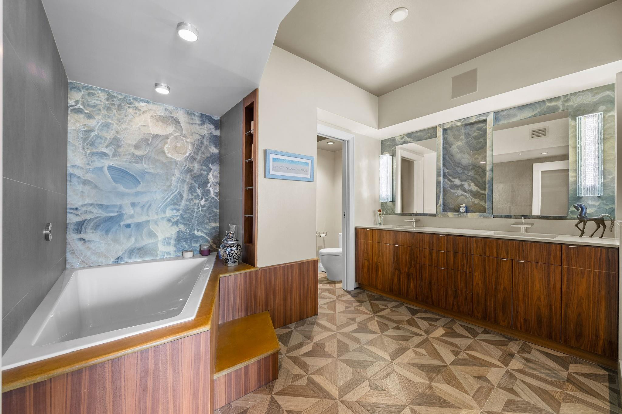 411 N New Riv #2903 Fort Lauderdale, FL 33301