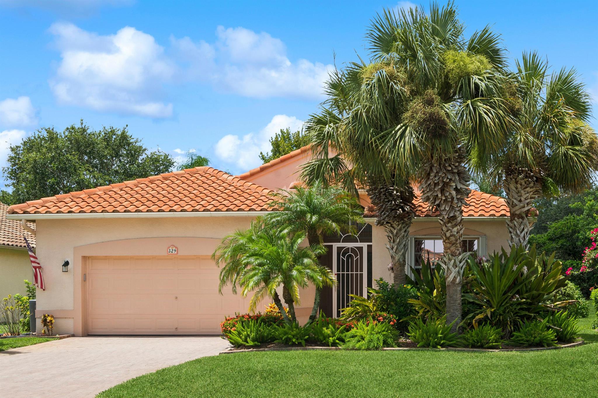 329 NW Millpond Ln