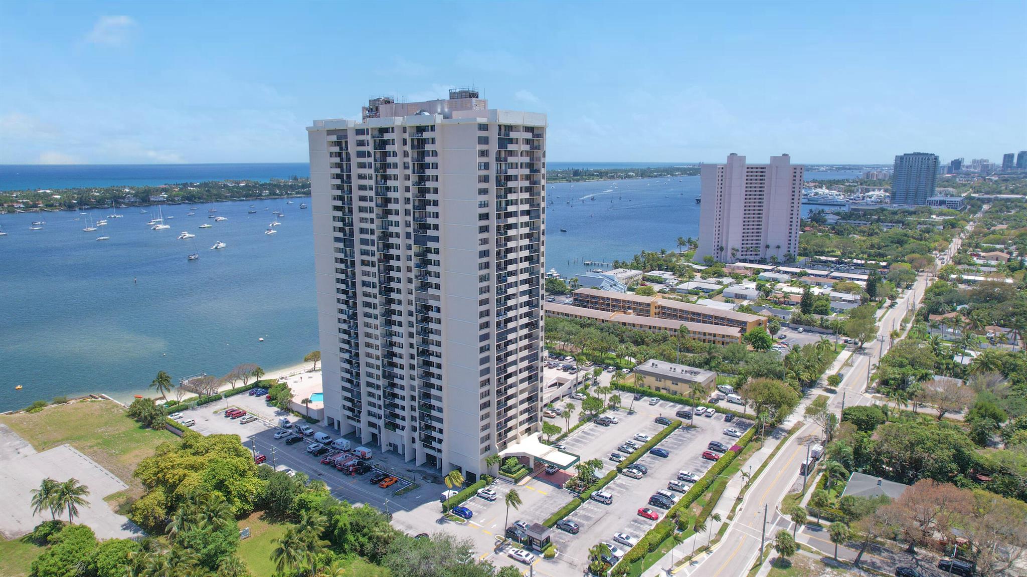 5600 N Flagler Dr #802