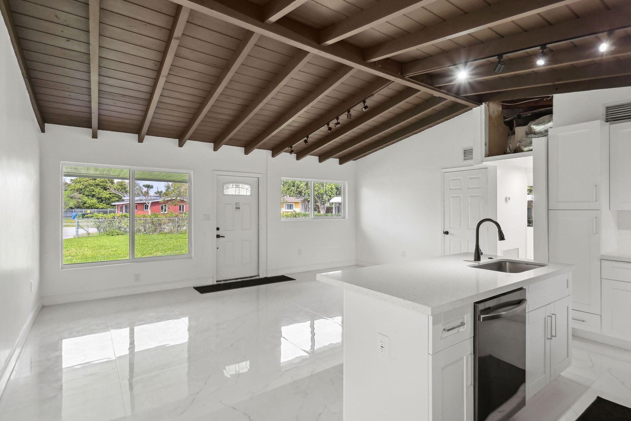 1530 NW 18th Ct Fort Lauderdale, FL 33311