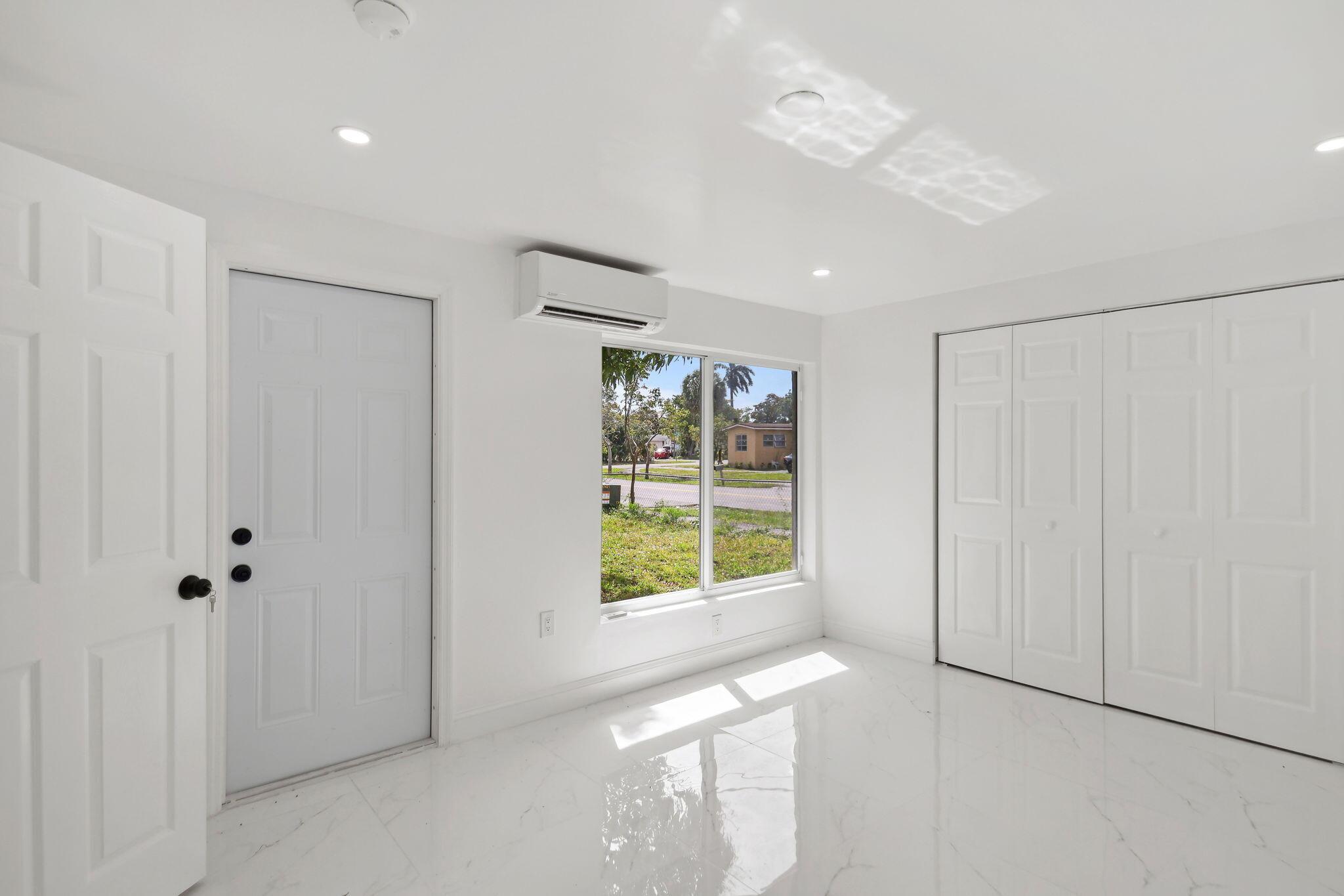 1530 NW 18th Ct Fort Lauderdale, FL 33311