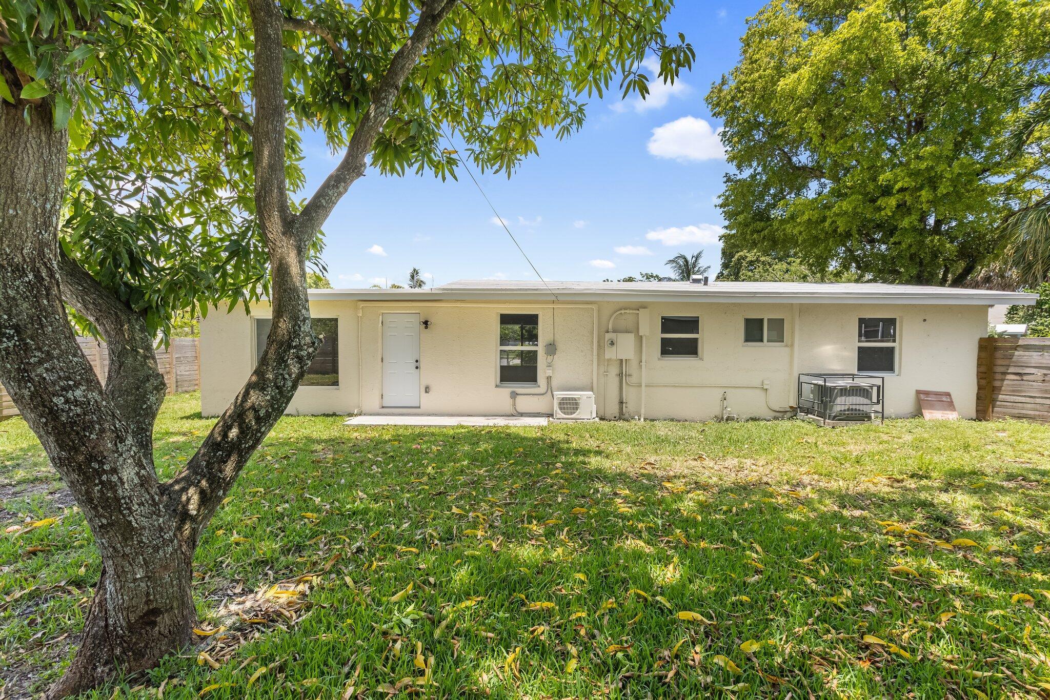 1530 NW 18th Ct Fort Lauderdale, FL 33311