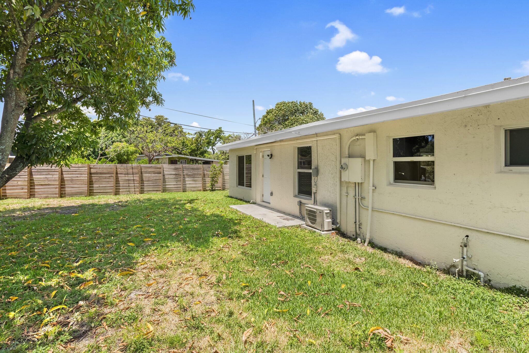 1530 NW 18th Ct Fort Lauderdale, FL 33311