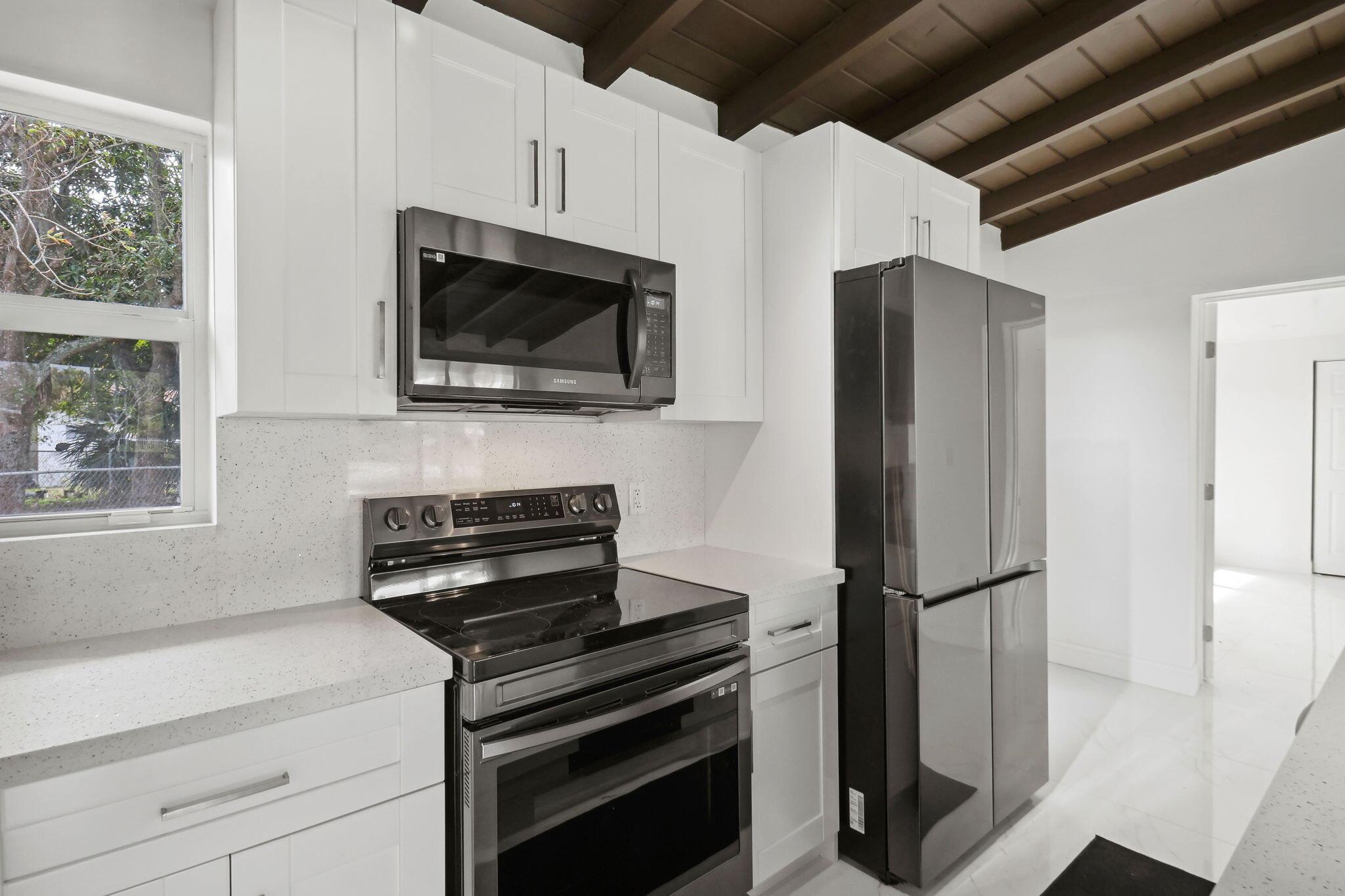 1530 NW 18th Ct Fort Lauderdale, FL 33311