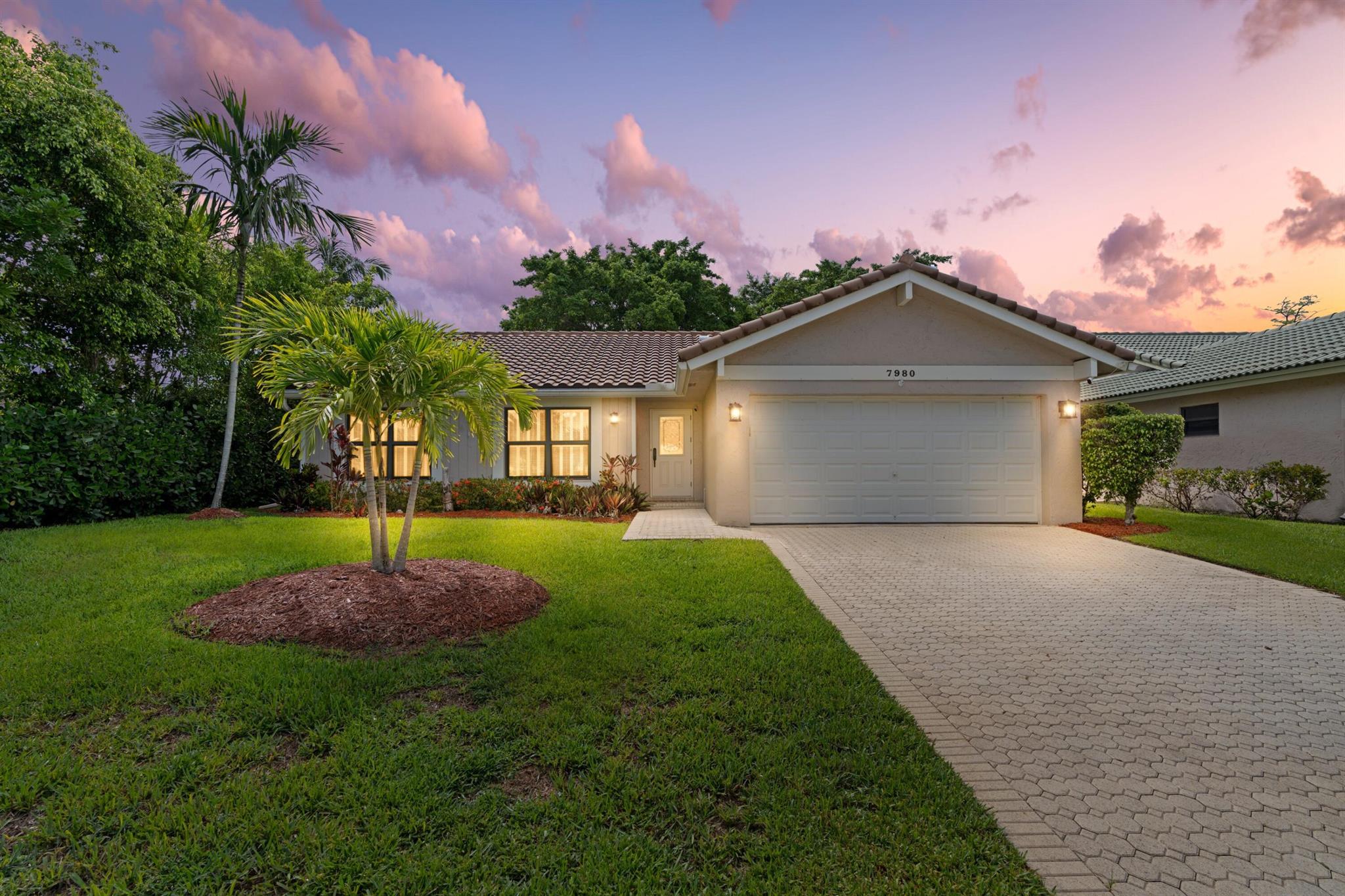 7980 Cloverfield Cir