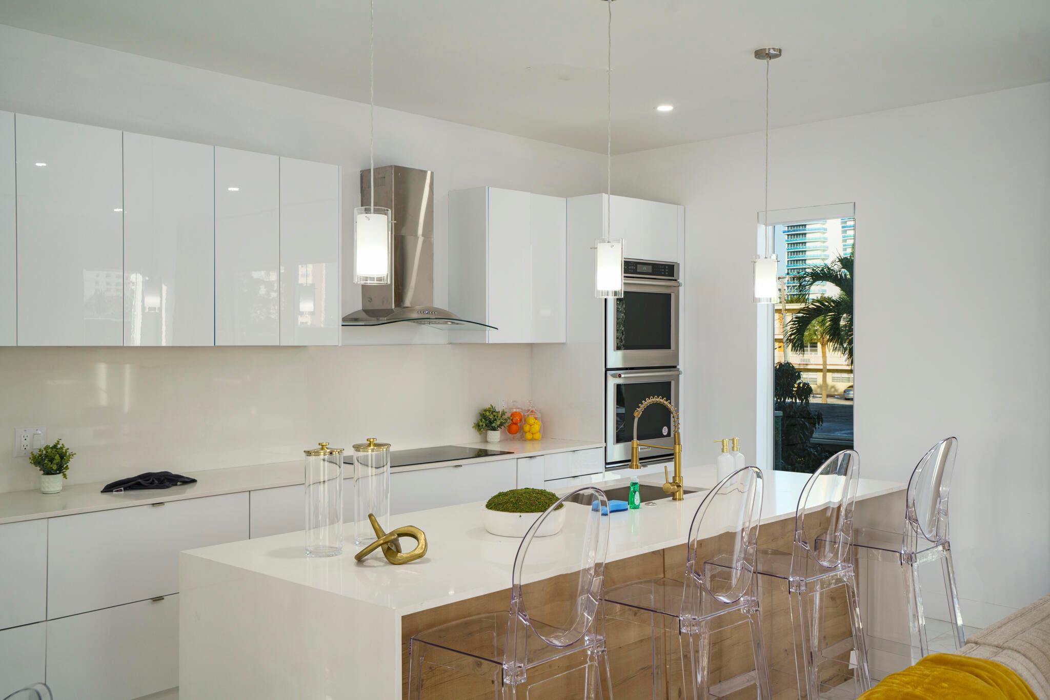 1000 N Riverside Dr Pompano Beach, FL 33062