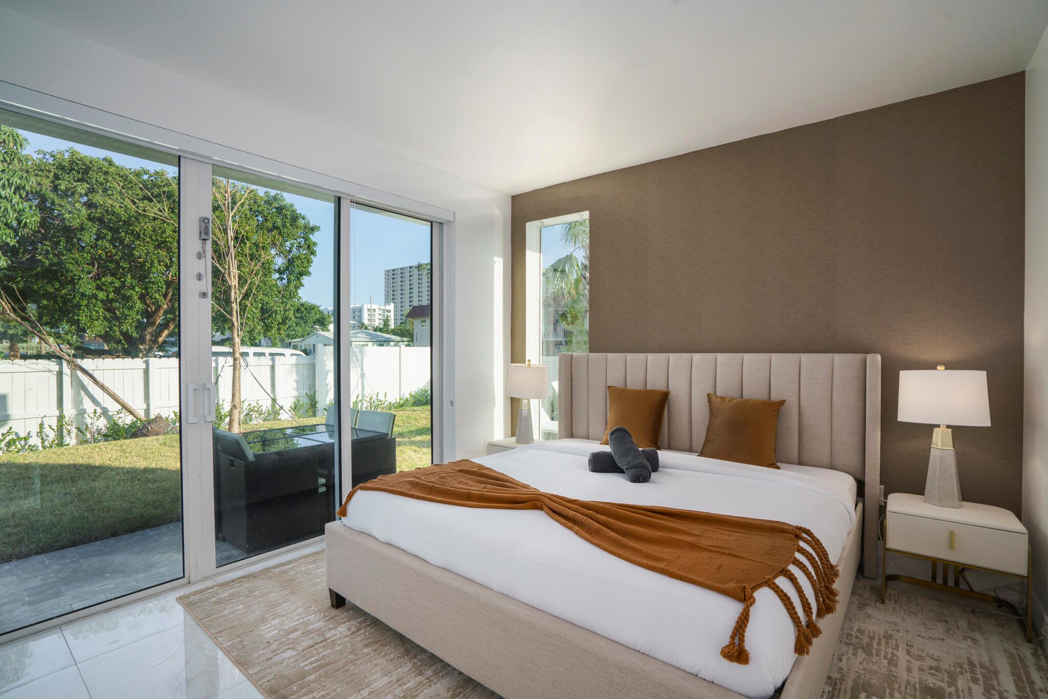 1000 N Riverside Dr Pompano Beach, FL 33062