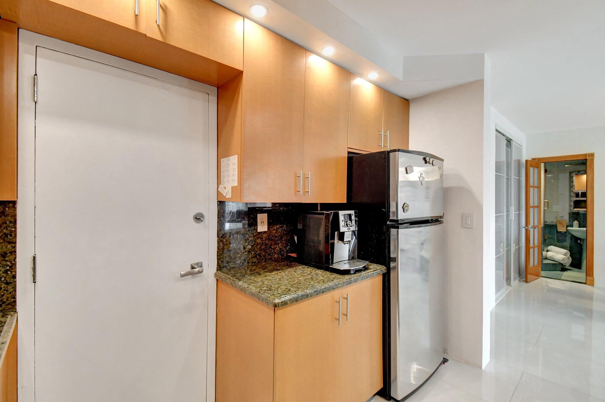 image Arlen House Condo9