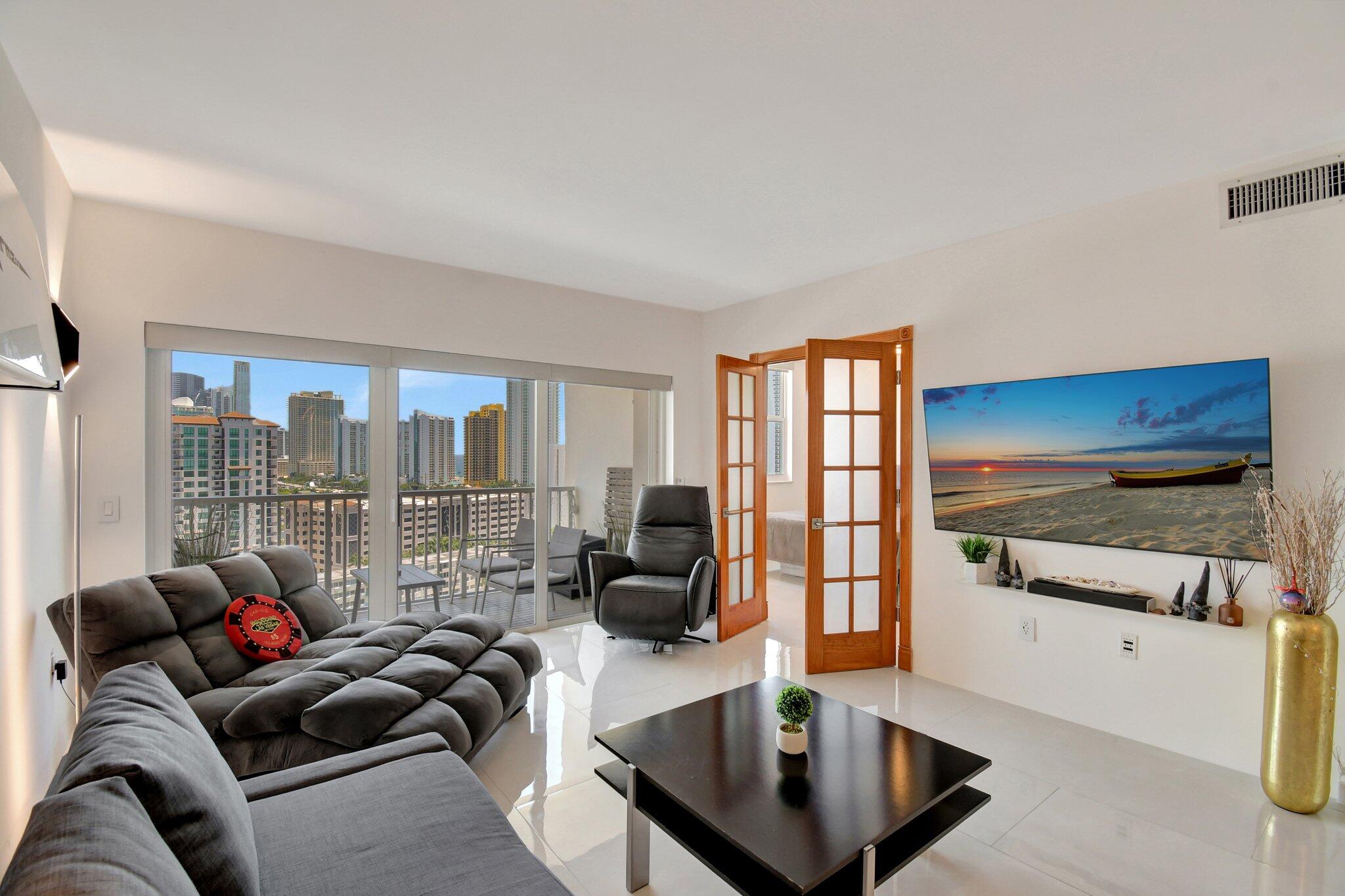 image Arlen House Condo11