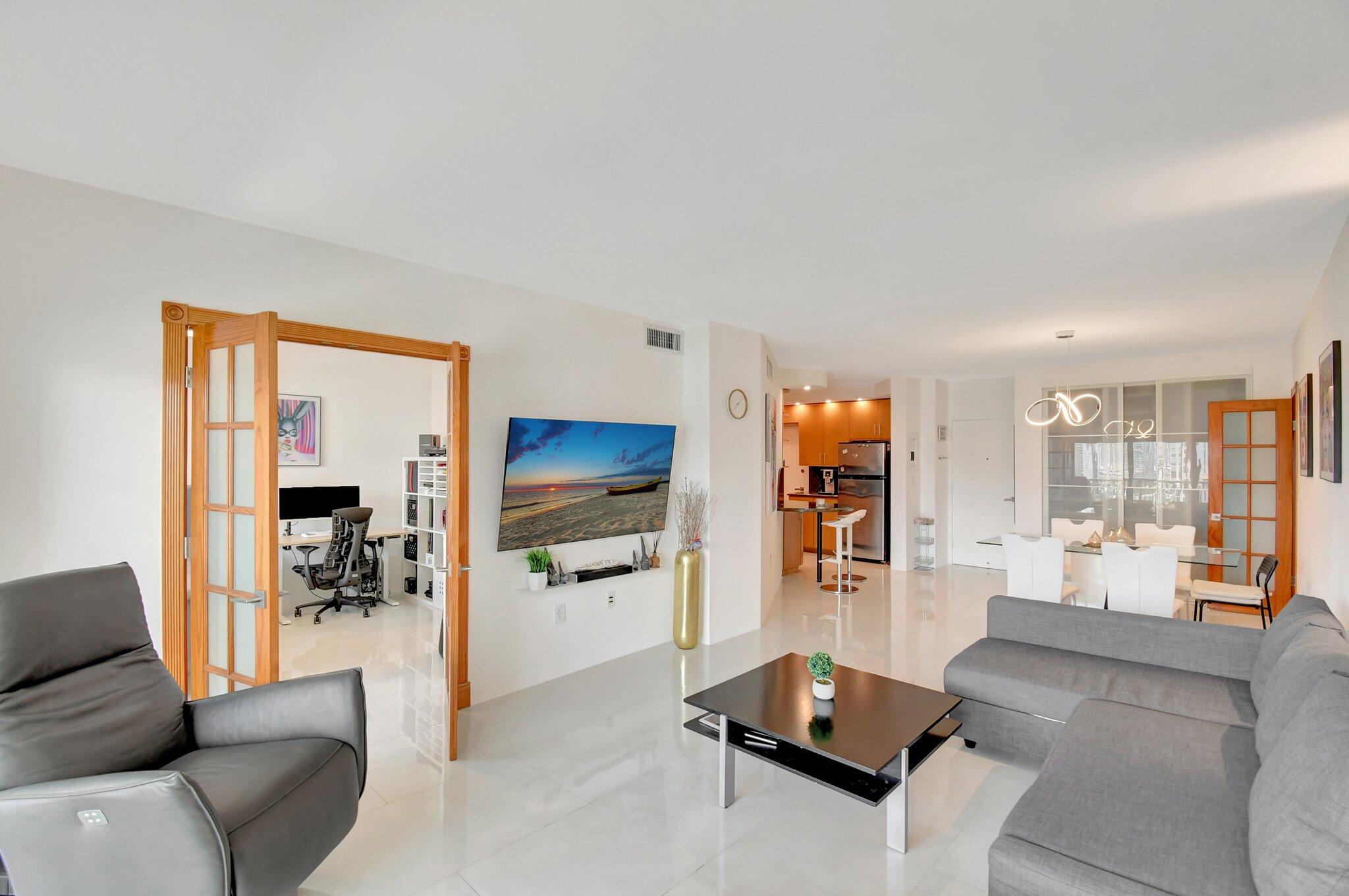 image Arlen House Condo12