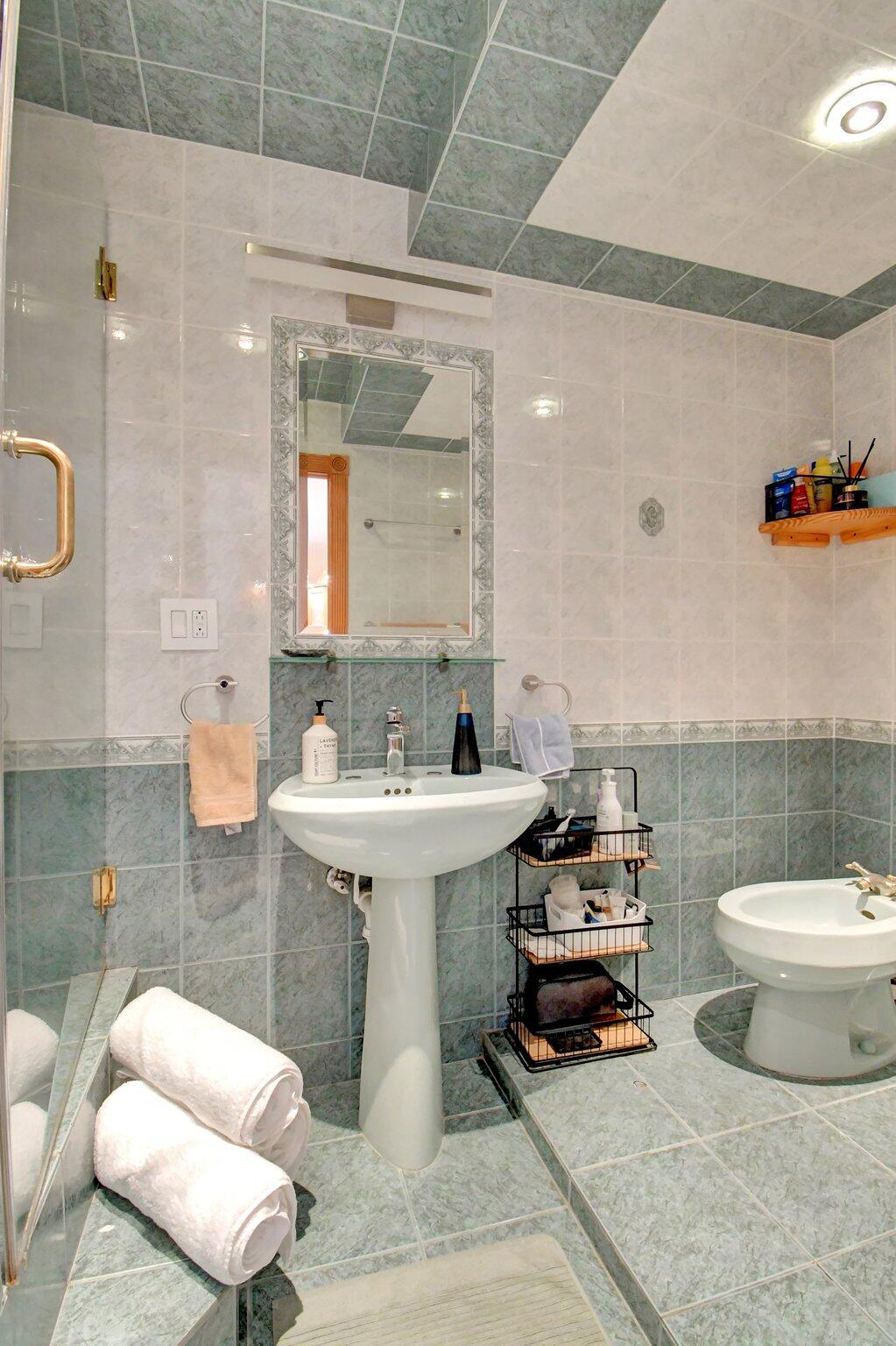 image Arlen House Condo19