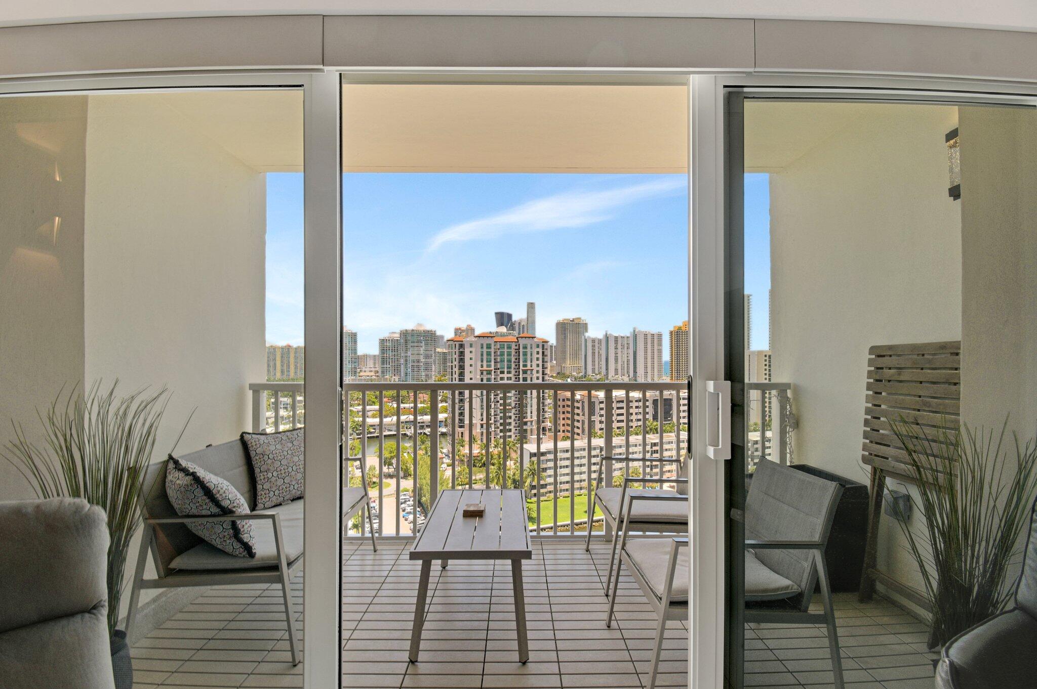 image Arlen House Condo21