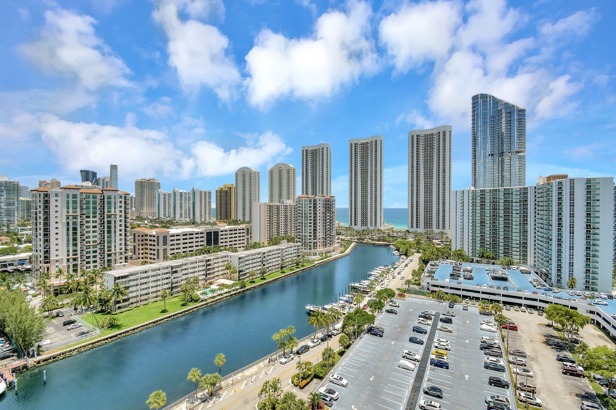 image Arlen House Condo24