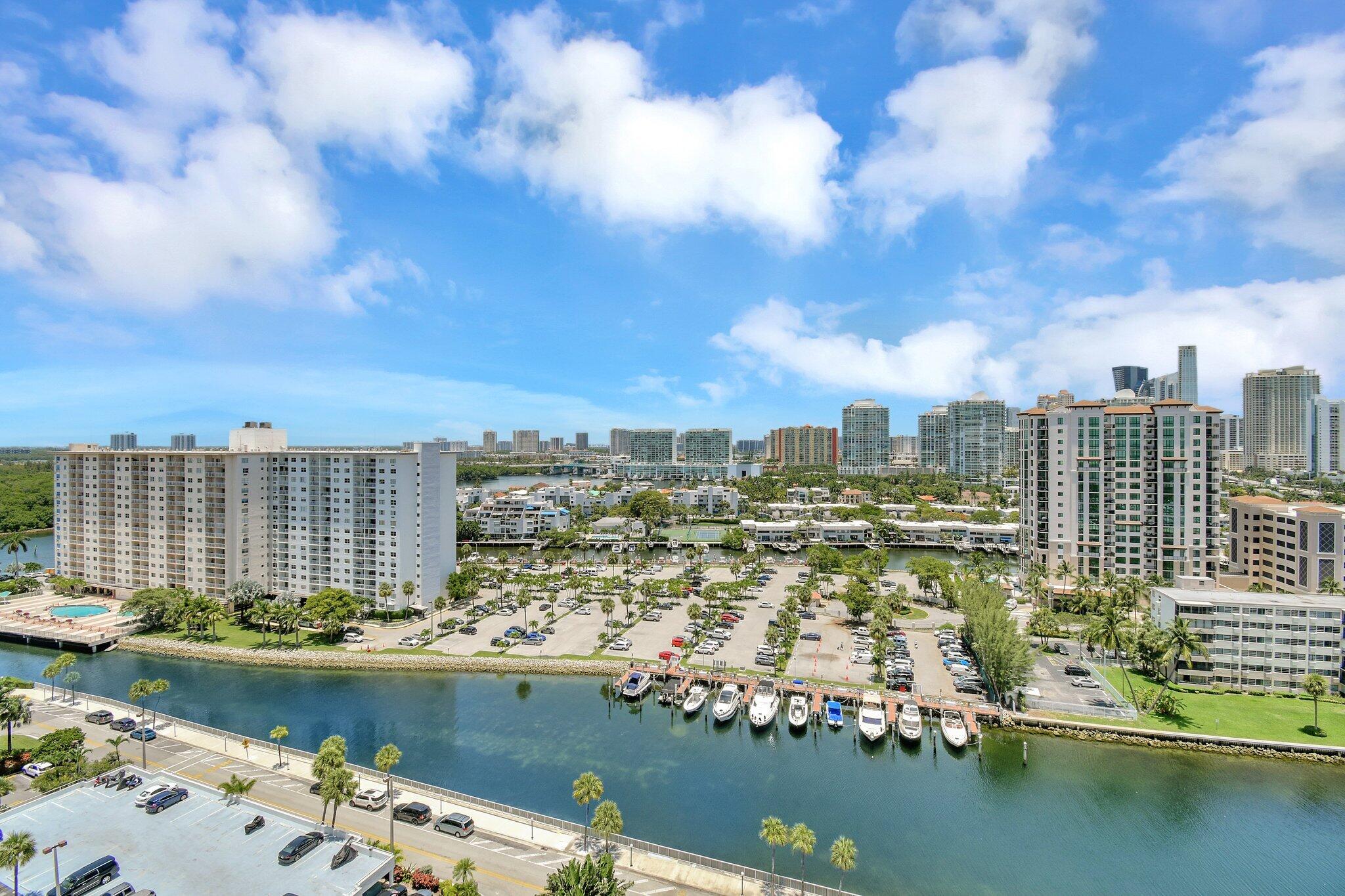 image Arlen House Condo25