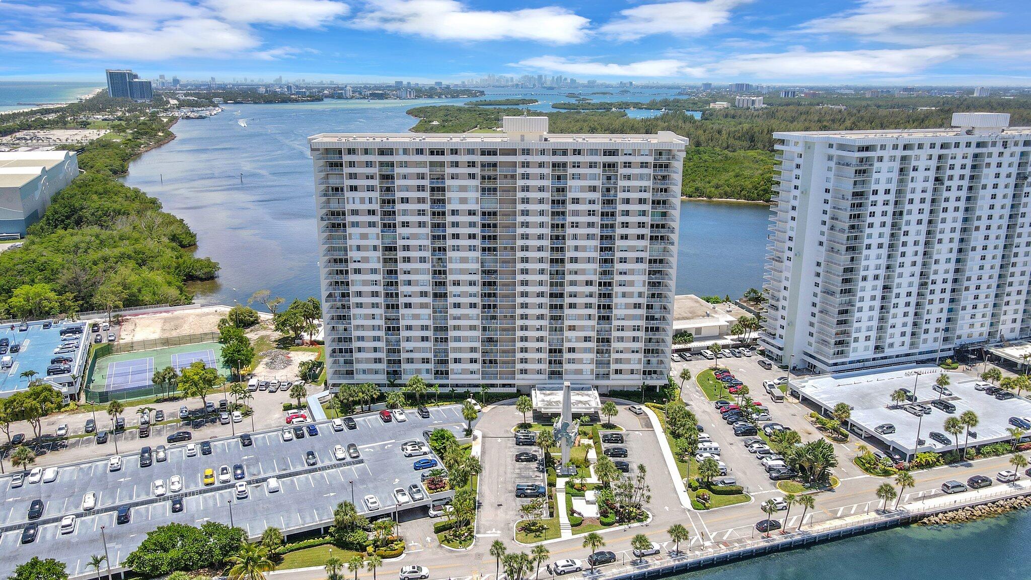 image Arlen House Condo30