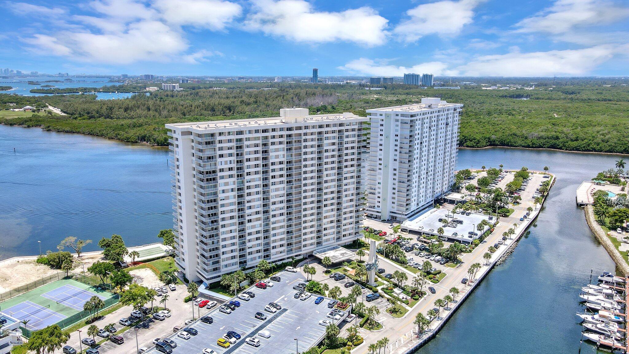 image Arlen House Condo32