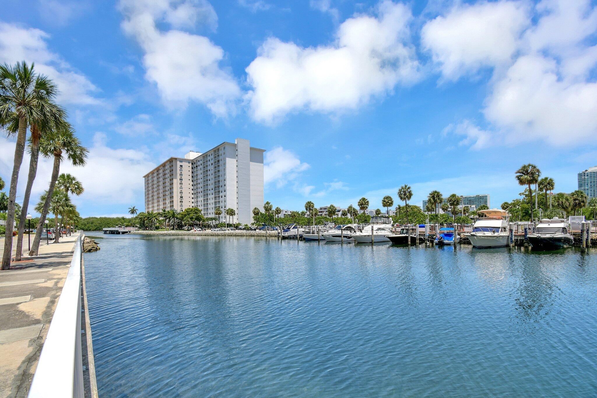 image Arlen House Condo34