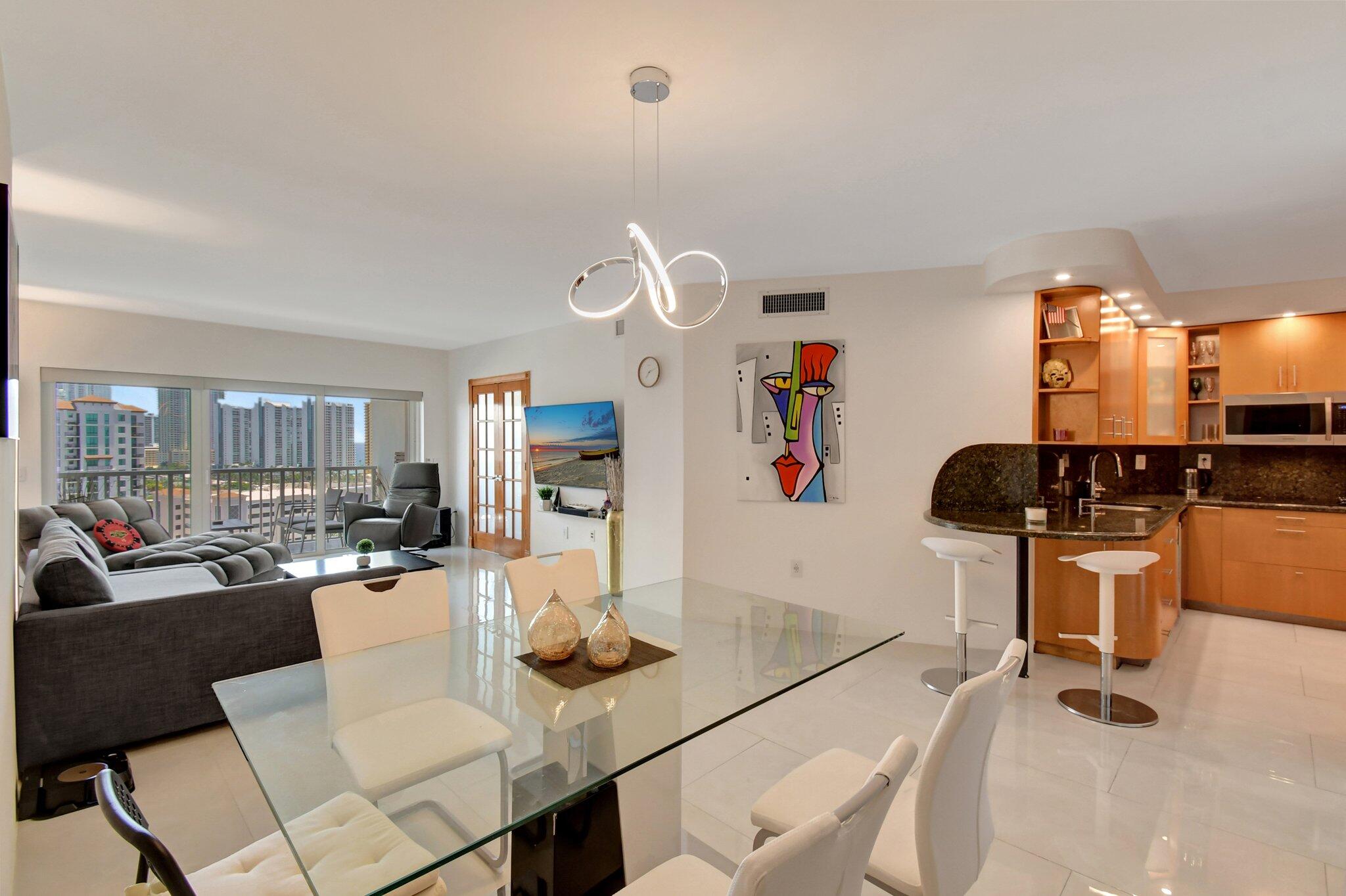 image Arlen House Condo6