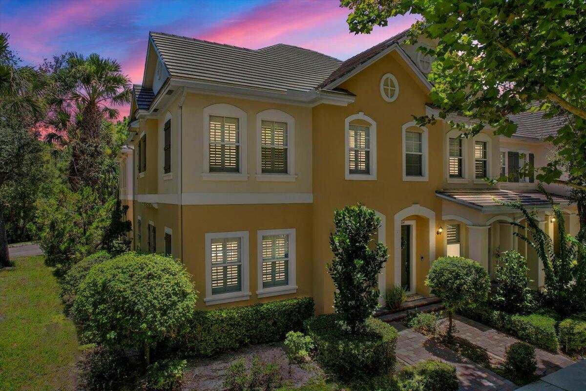 118 Lismore Ln