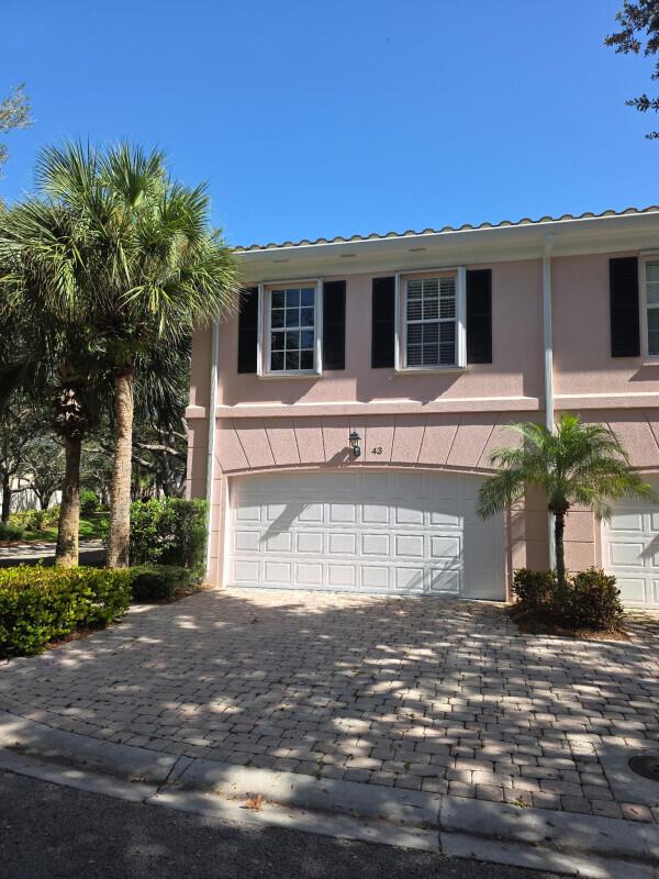 43 Live Oak Cir