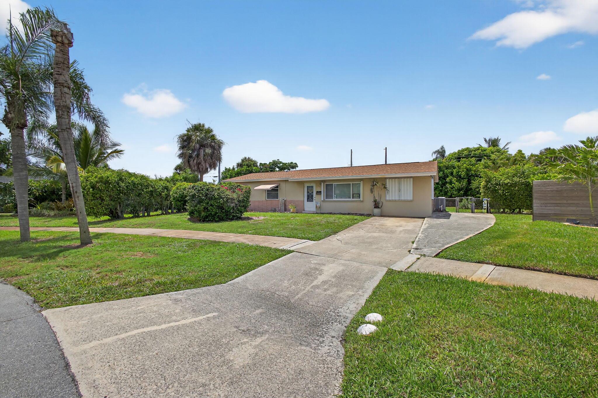 721 Huckleberry Ln