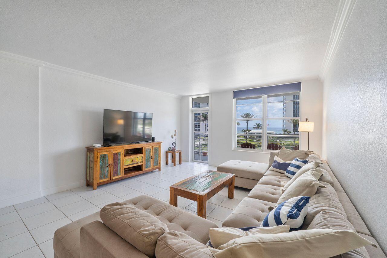 2851 S Ocean Blvd #3a