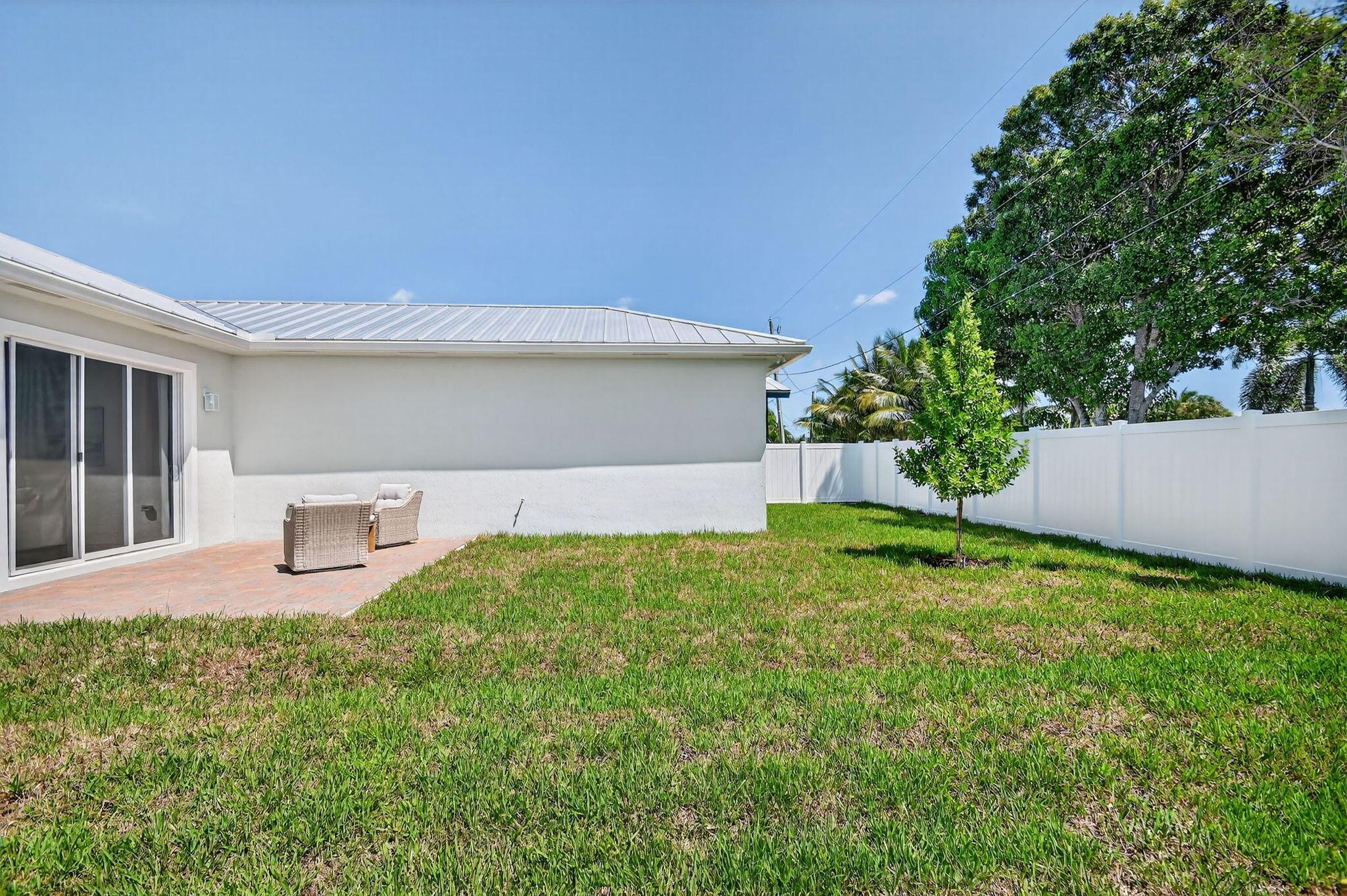 611 N Loxahatchee Dr Jupiter, FL 33458