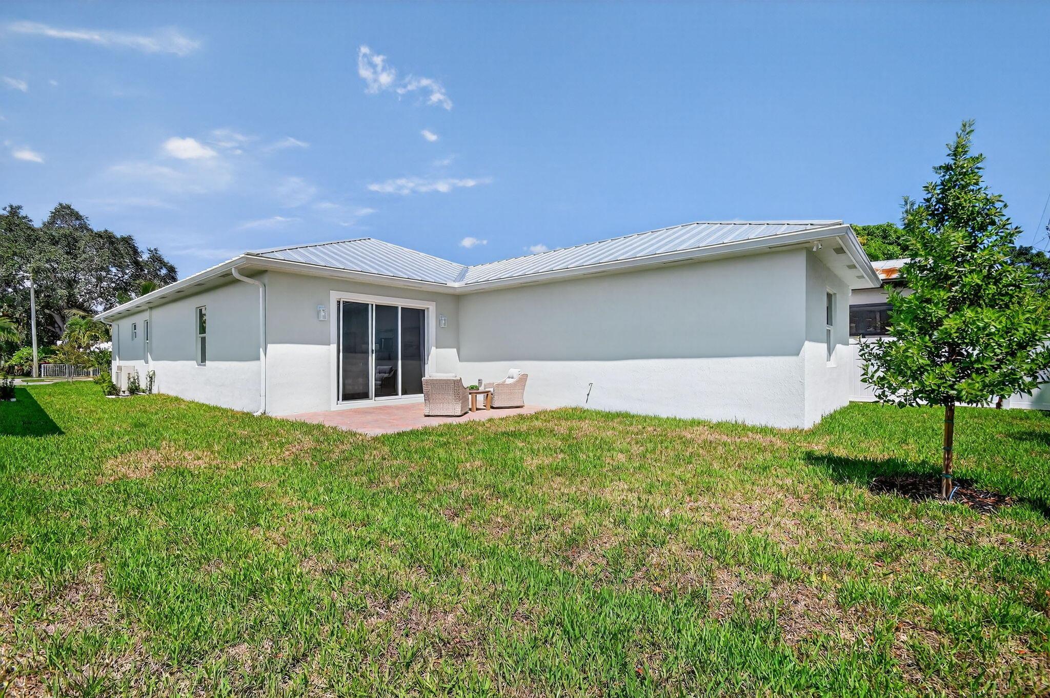 611 N Loxahatchee Dr Jupiter, FL 33458