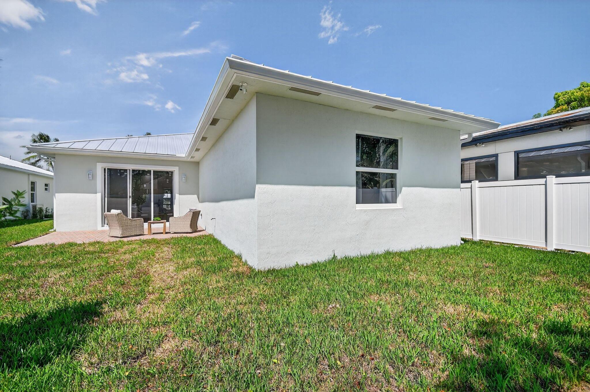 611 N Loxahatchee Dr Jupiter, FL 33458