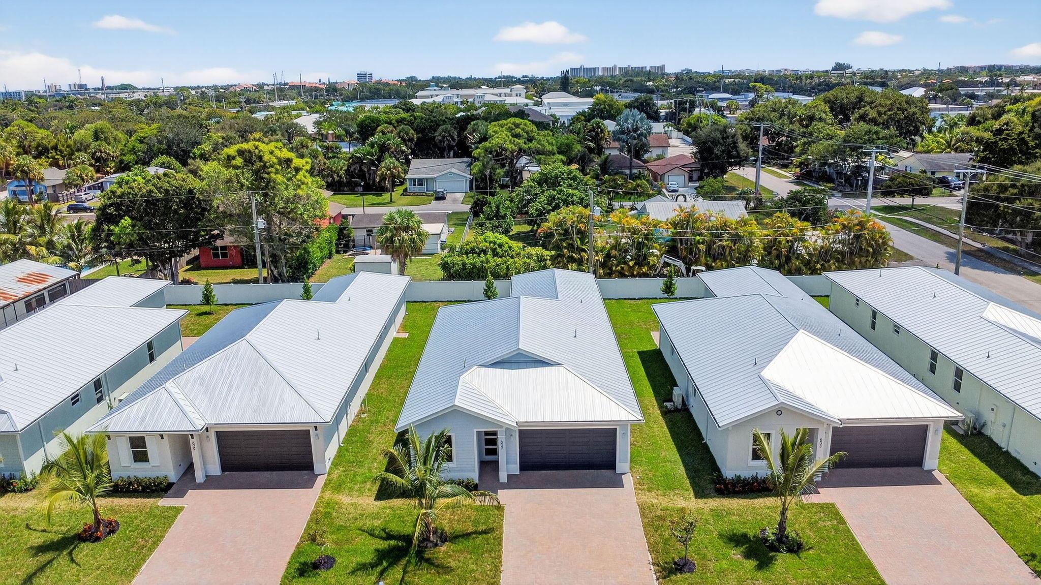 611 N Loxahatchee Dr Jupiter, FL 33458