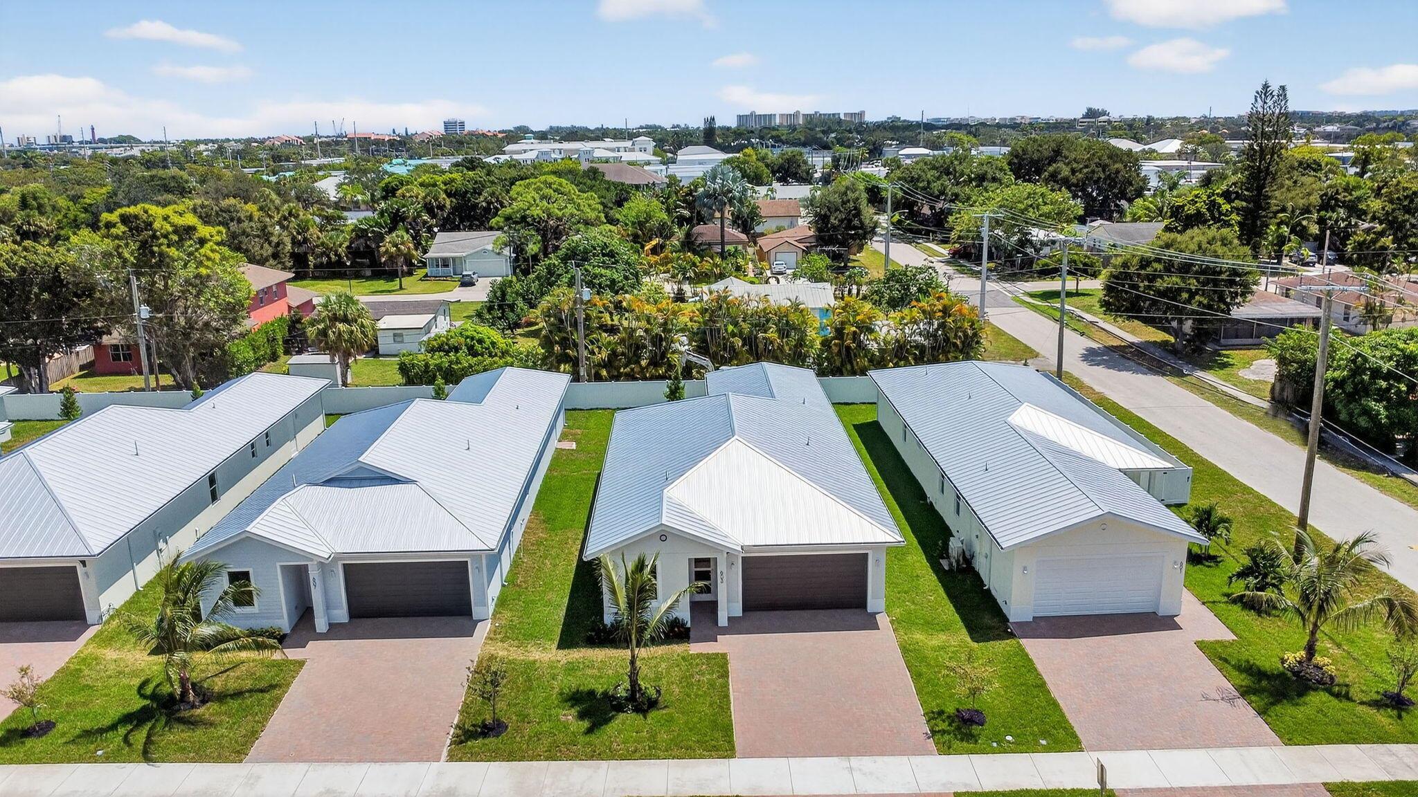 611 N Loxahatchee Dr Jupiter, FL 33458