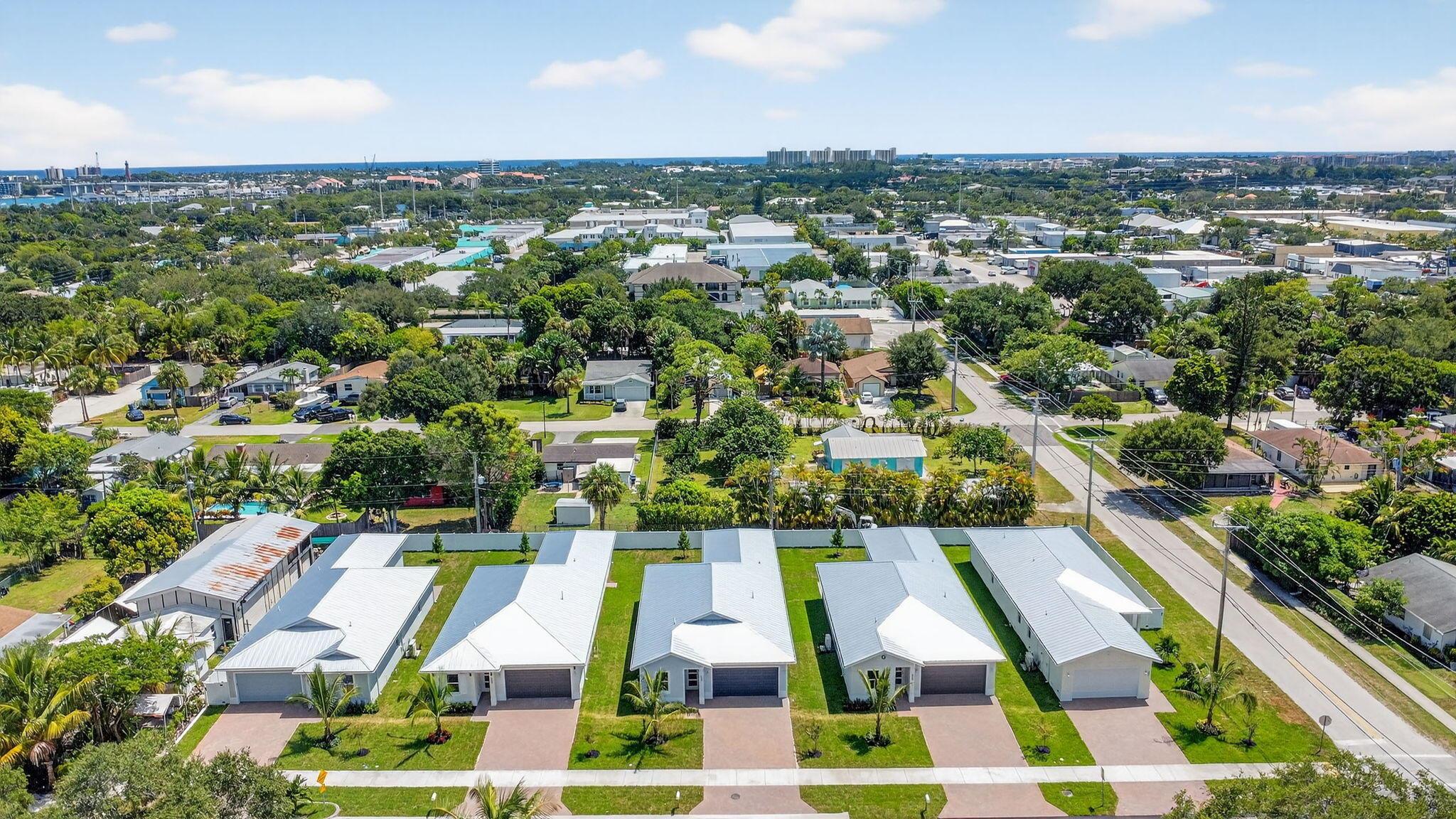 611 N Loxahatchee Dr Jupiter, FL 33458