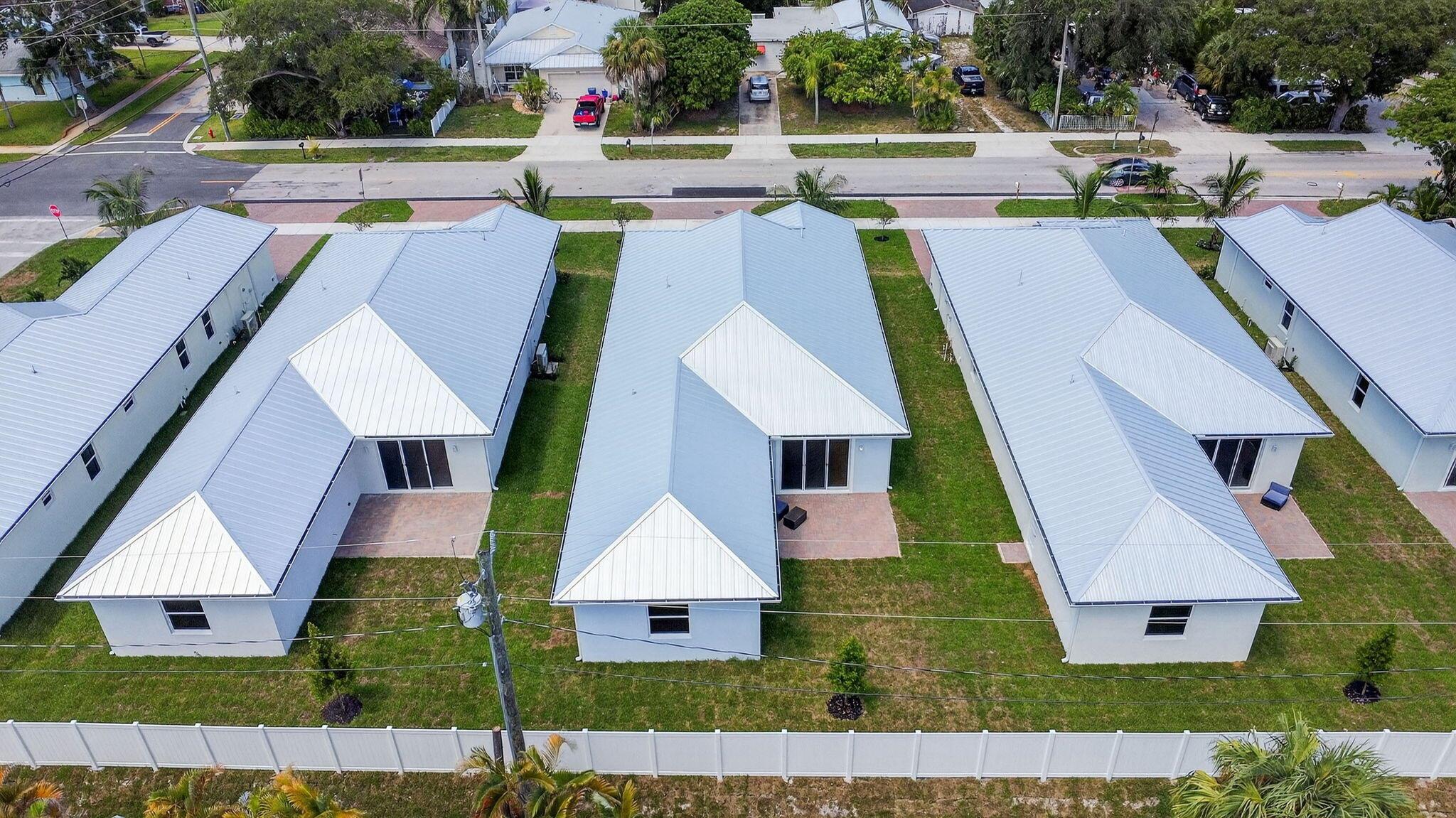 611 N Loxahatchee Dr Jupiter, FL 33458