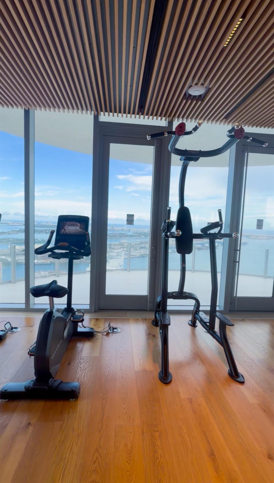 image Aston Martin Residences12