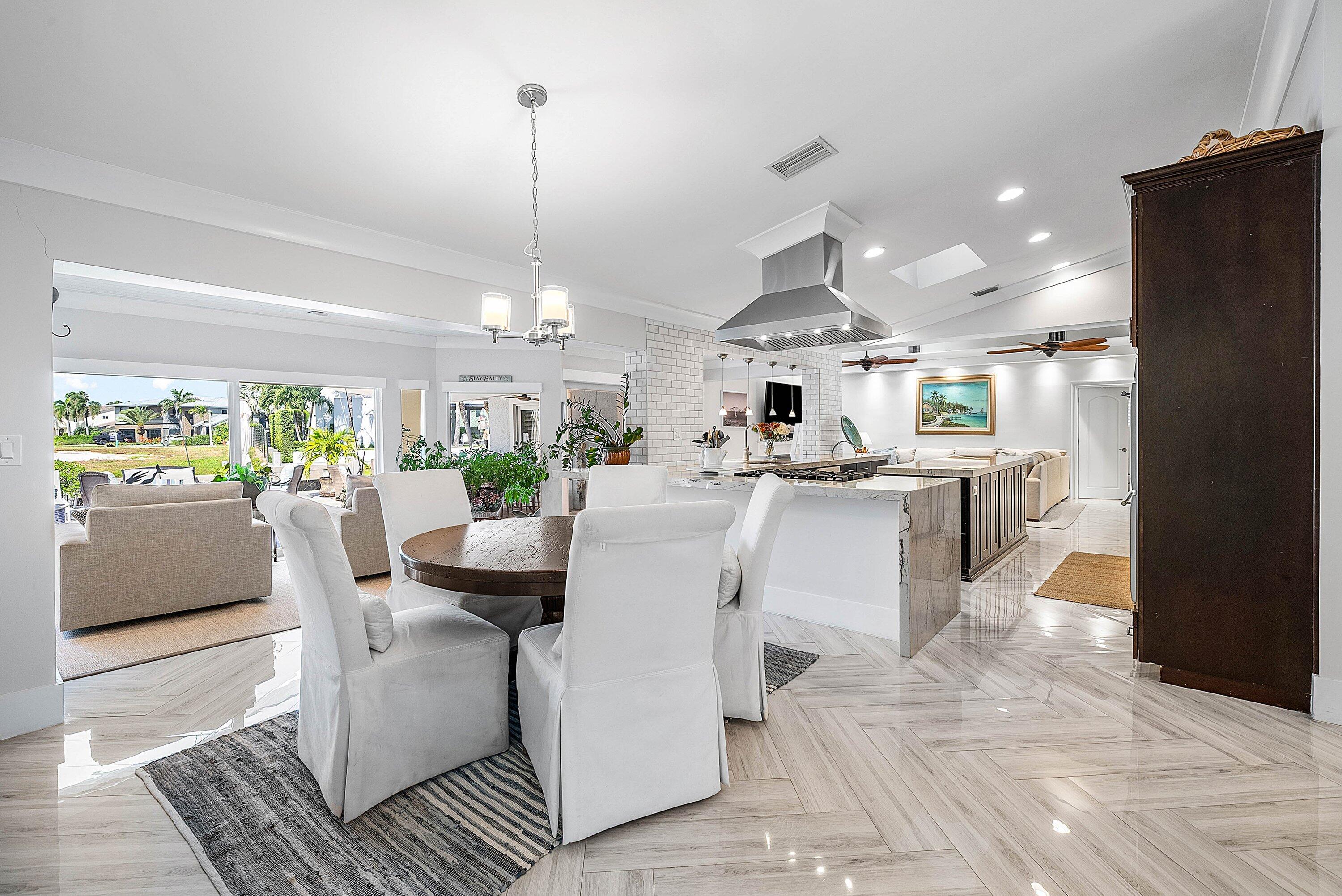 7425 NE Bay Cv Boca Raton, FL 33487