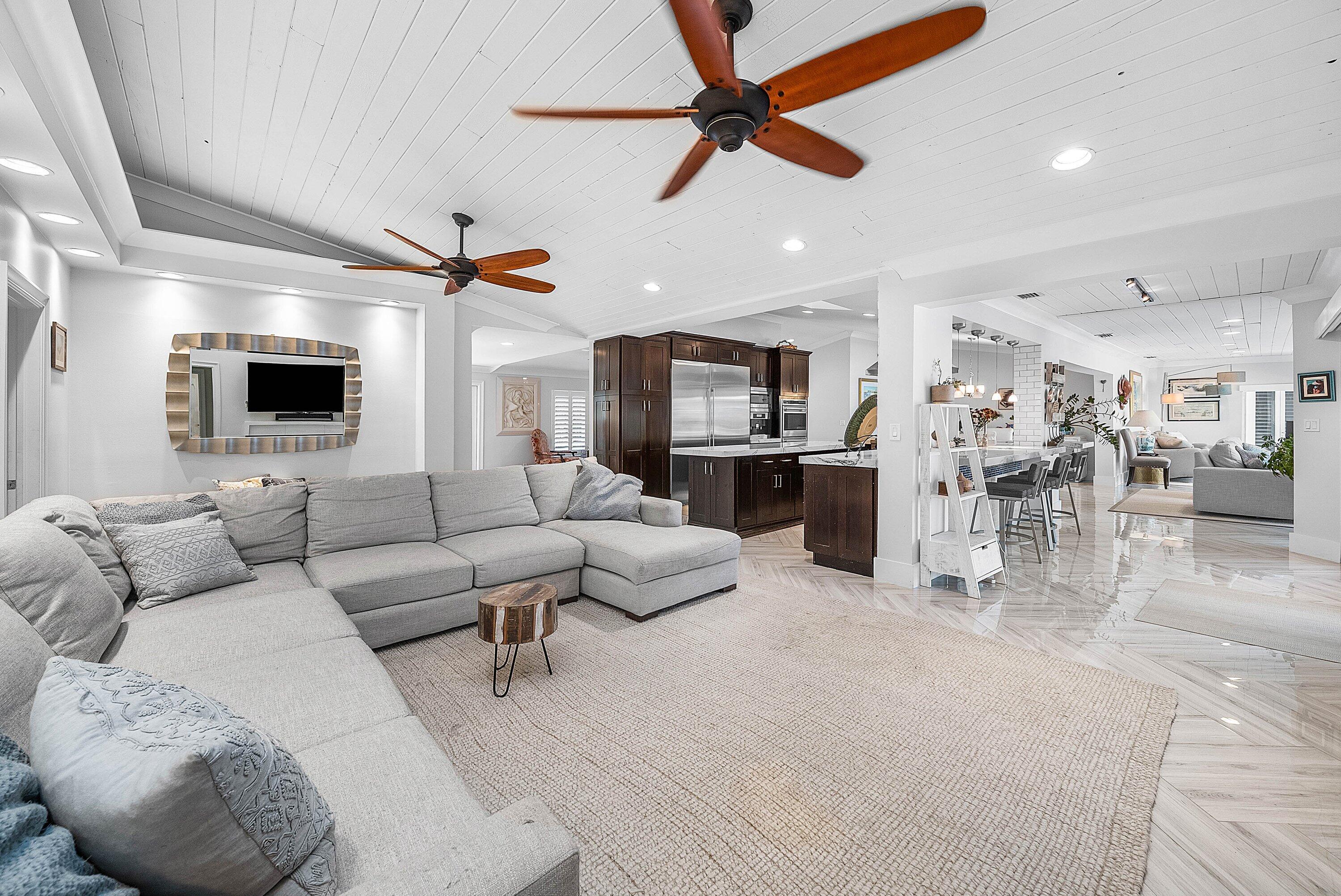 7425 NE Bay Cv Boca Raton, FL 33487