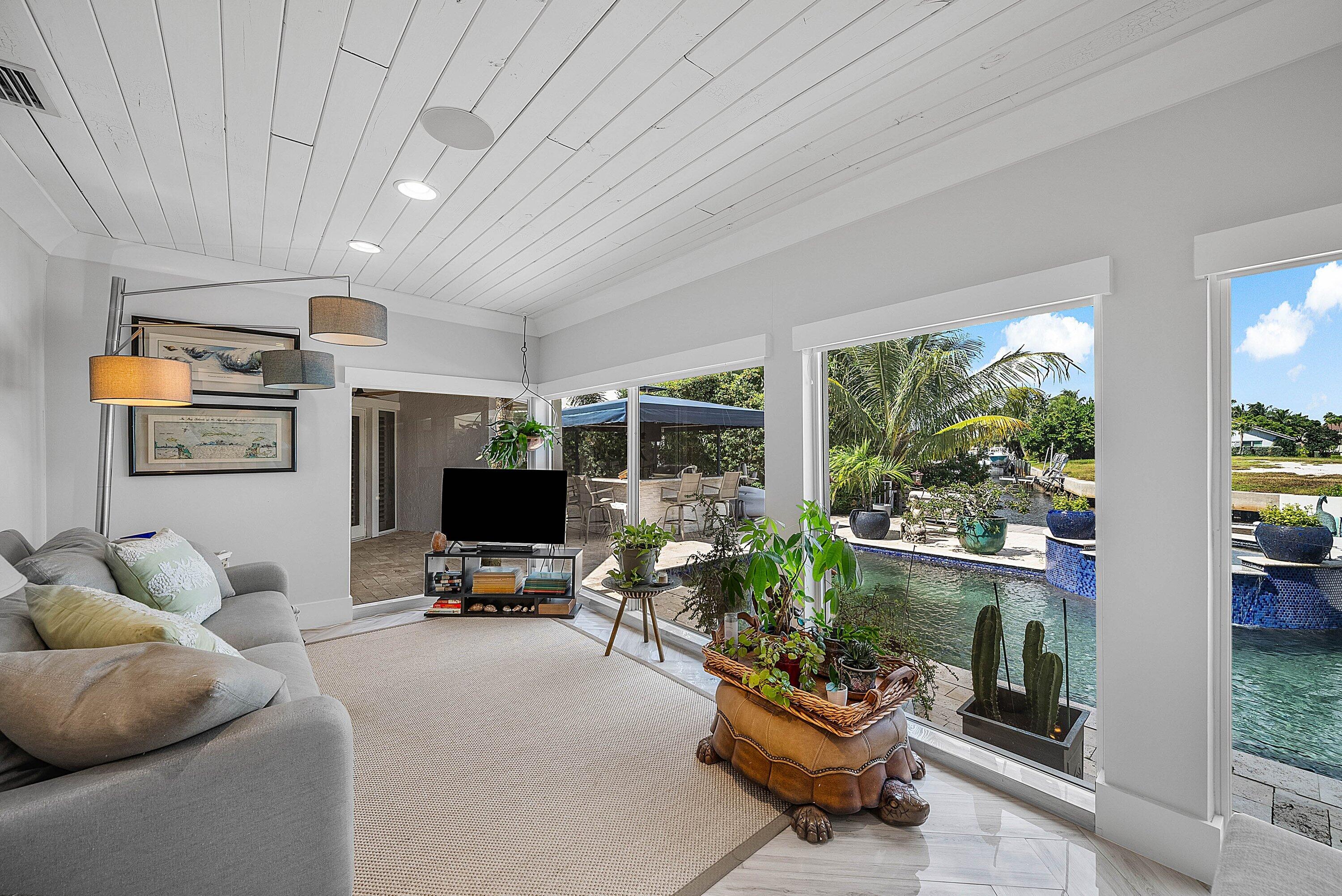 7425 NE Bay Cv Boca Raton, FL 33487