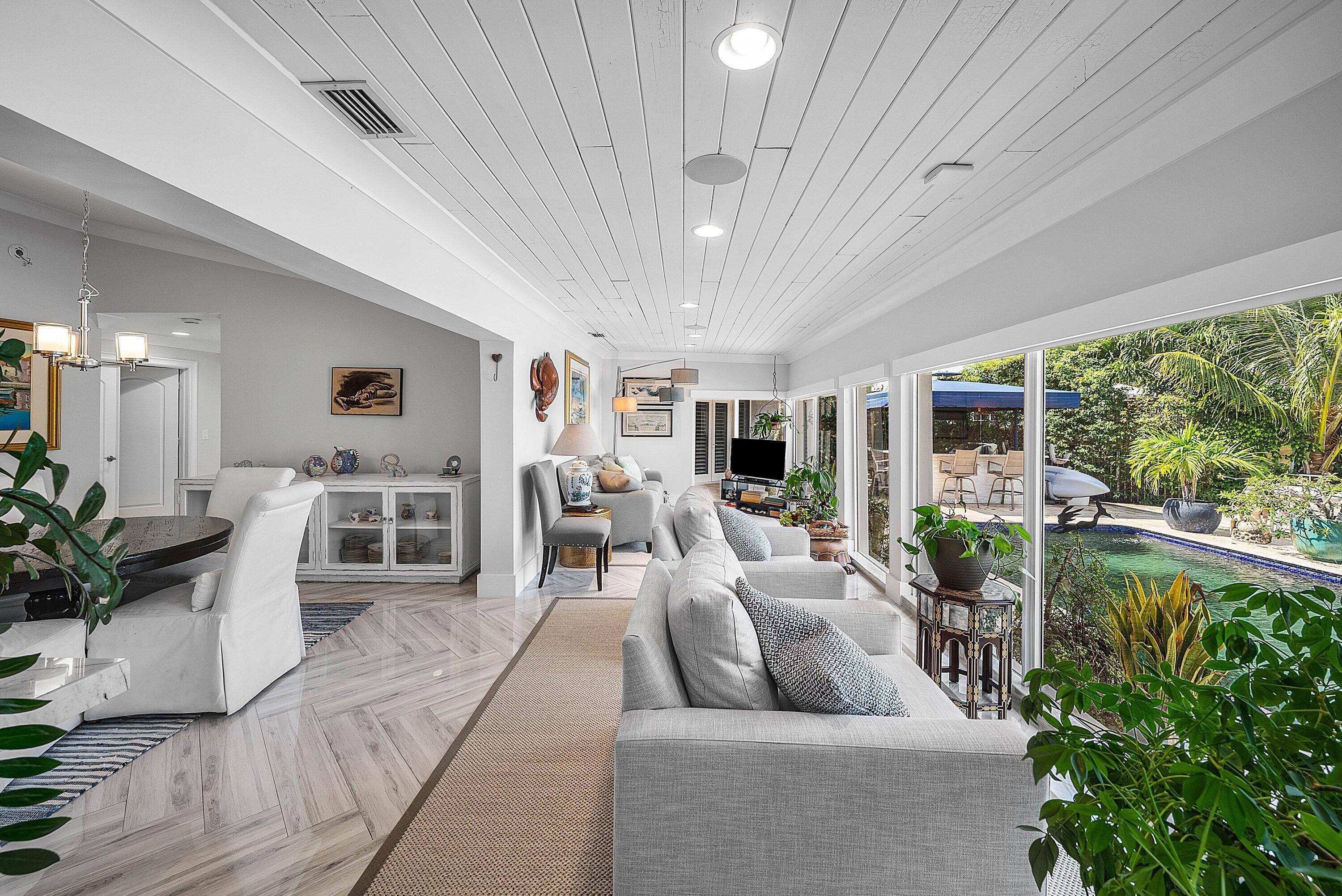 7425 NE Bay Cv Boca Raton, FL 33487