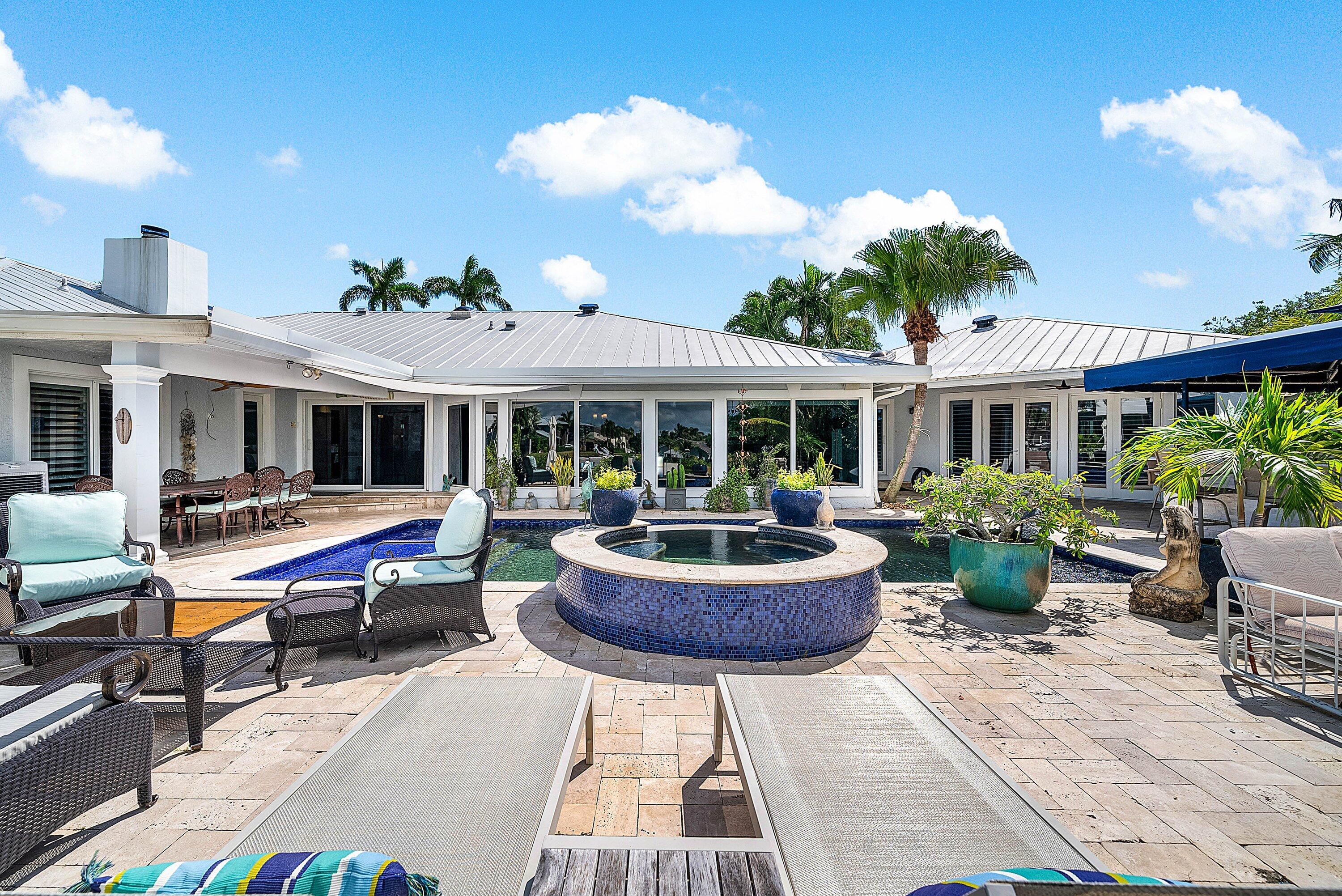 7425 NE Bay Cv Boca Raton, FL 33487