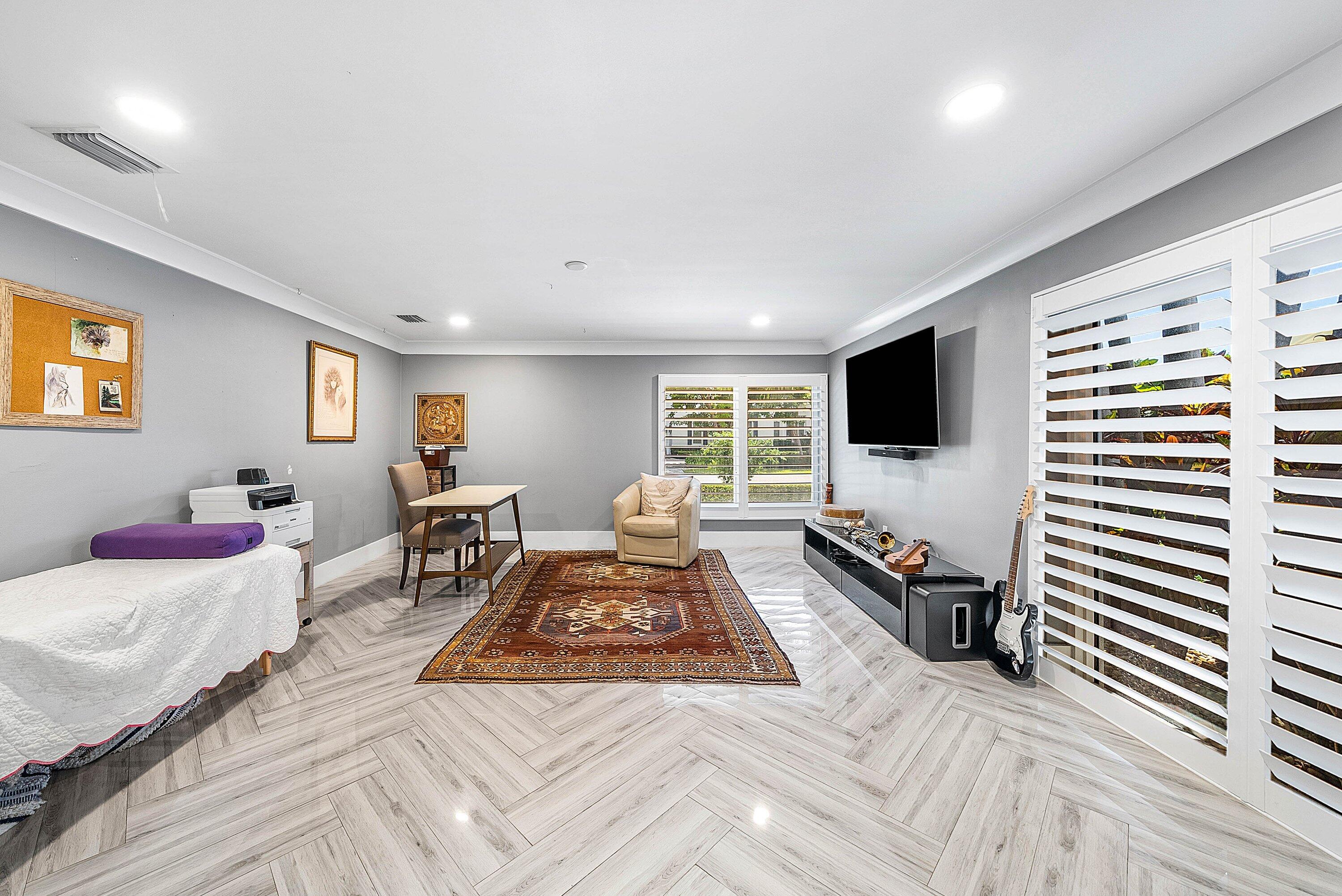 7425 NE Bay Cv Boca Raton, FL 33487