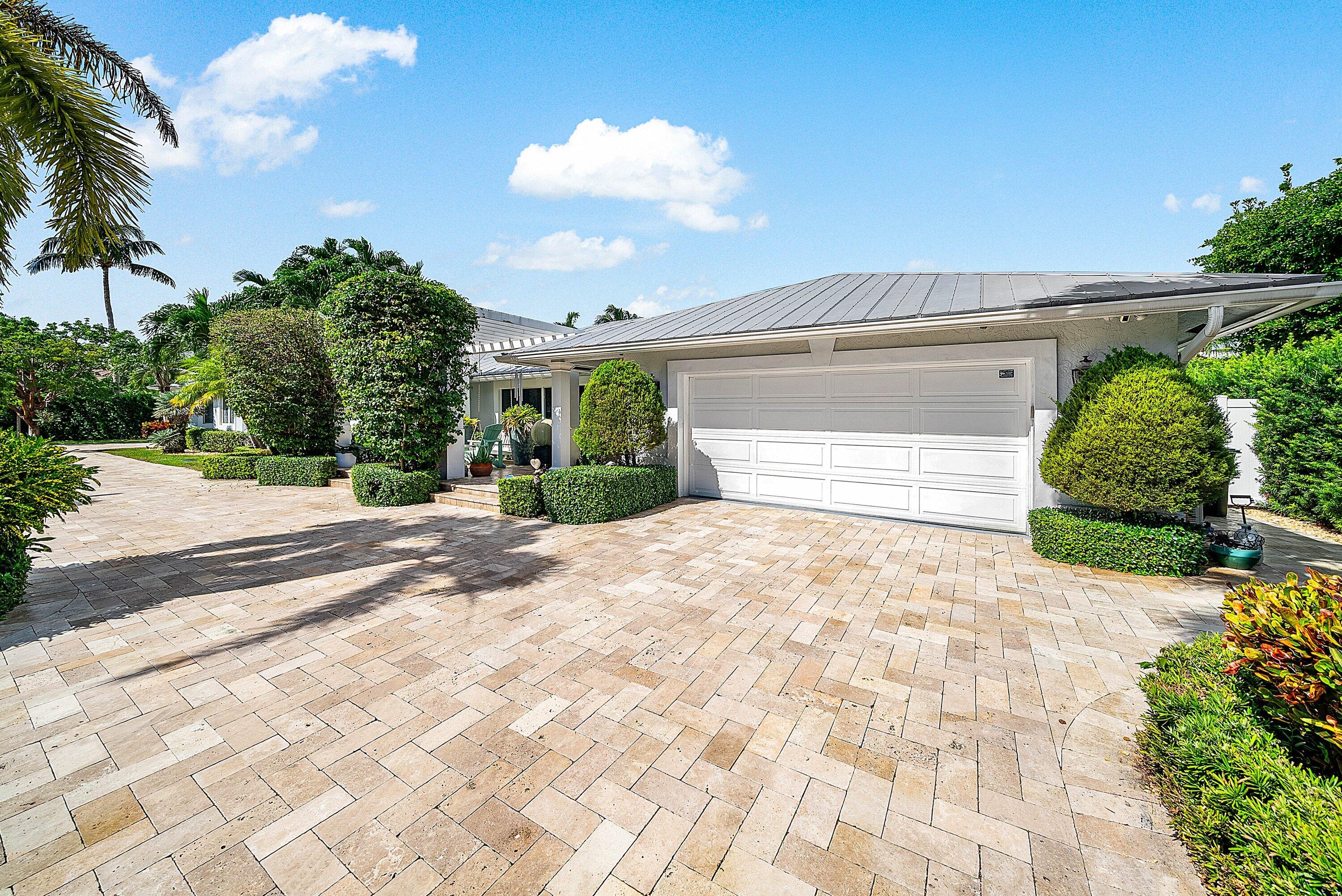 7425 NE Bay Cv Boca Raton, FL 33487