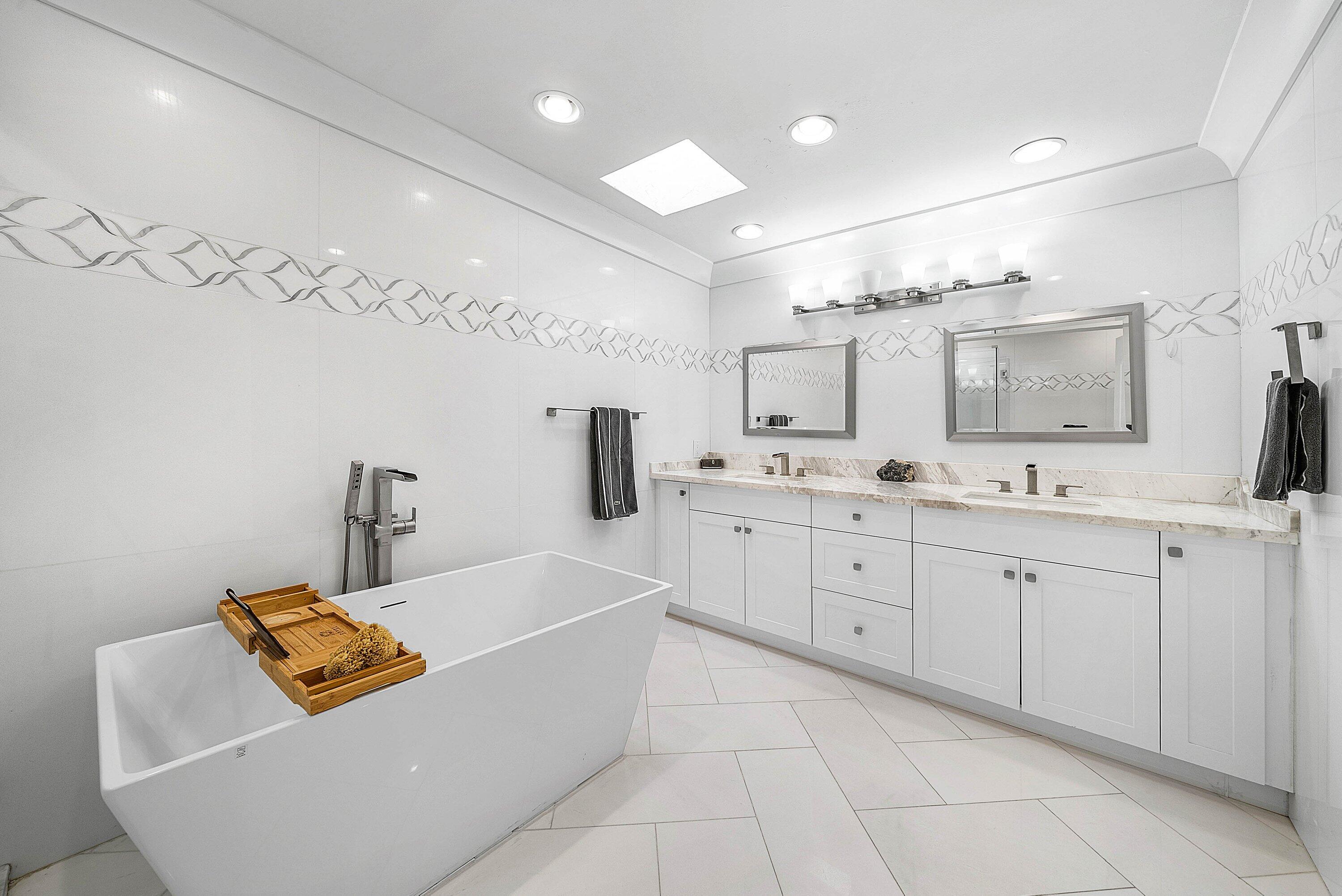 7425 NE Bay Cv Boca Raton, FL 33487