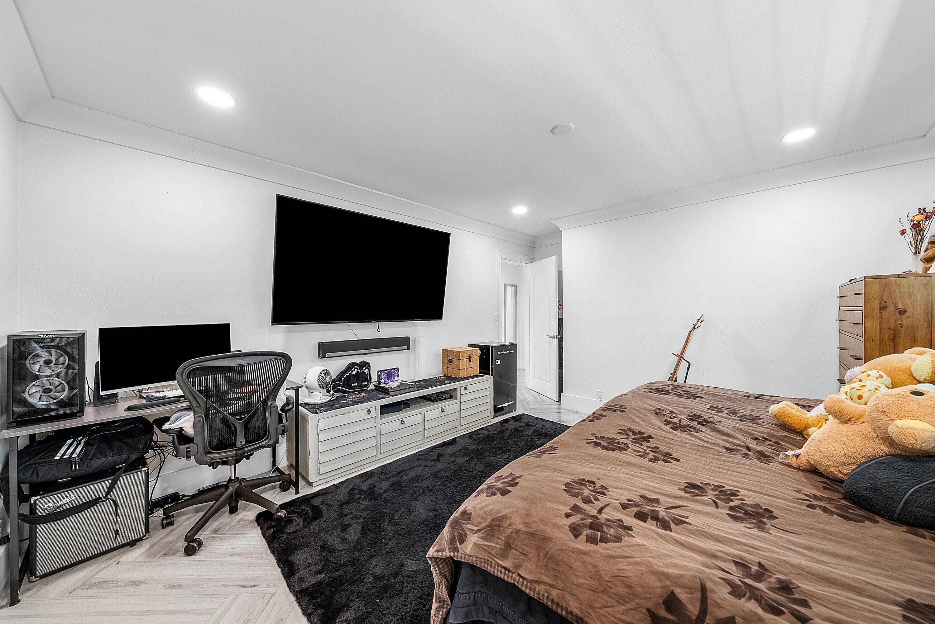 7425 NE Bay Cv Boca Raton, FL 33487