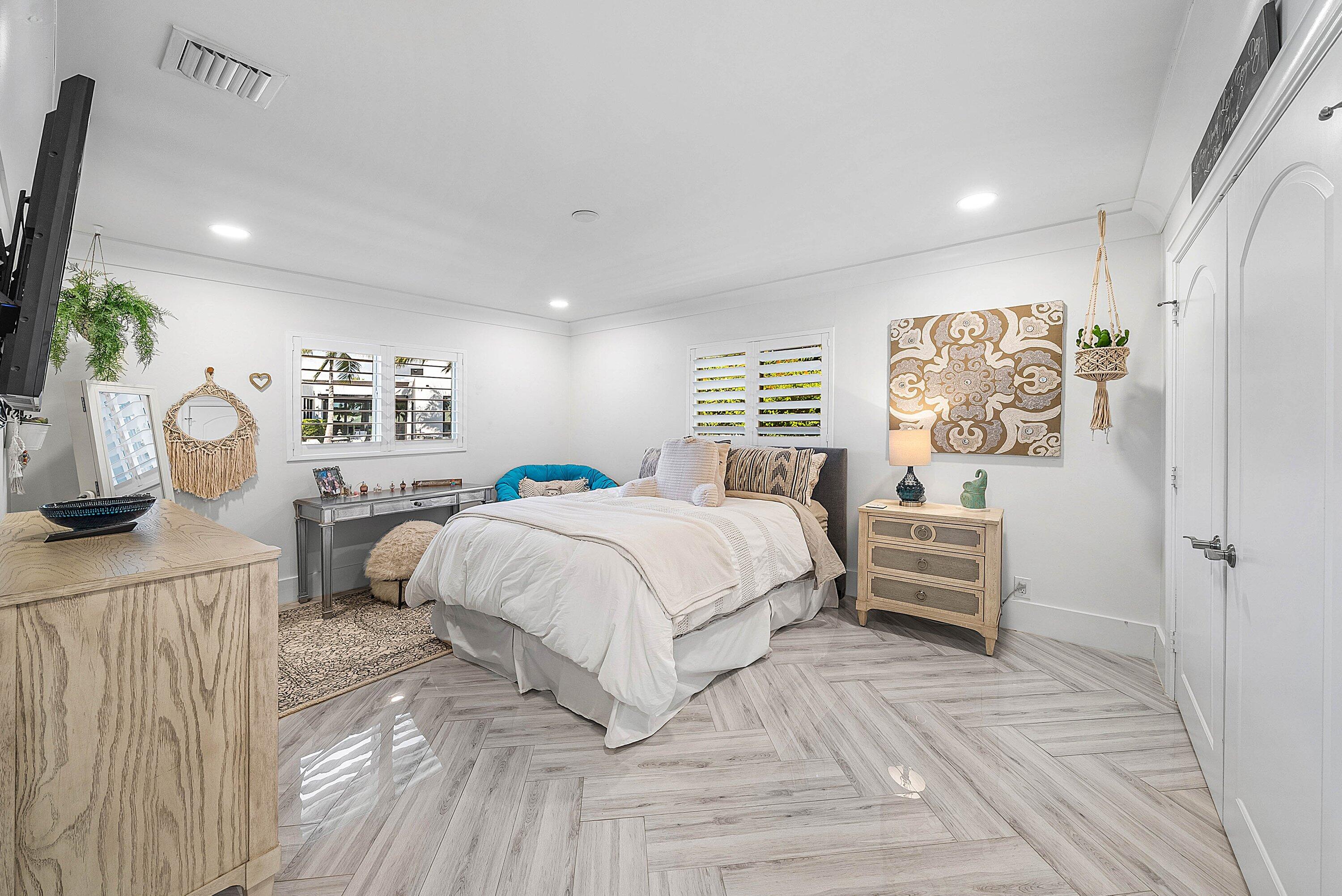 7425 NE Bay Cv Boca Raton, FL 33487