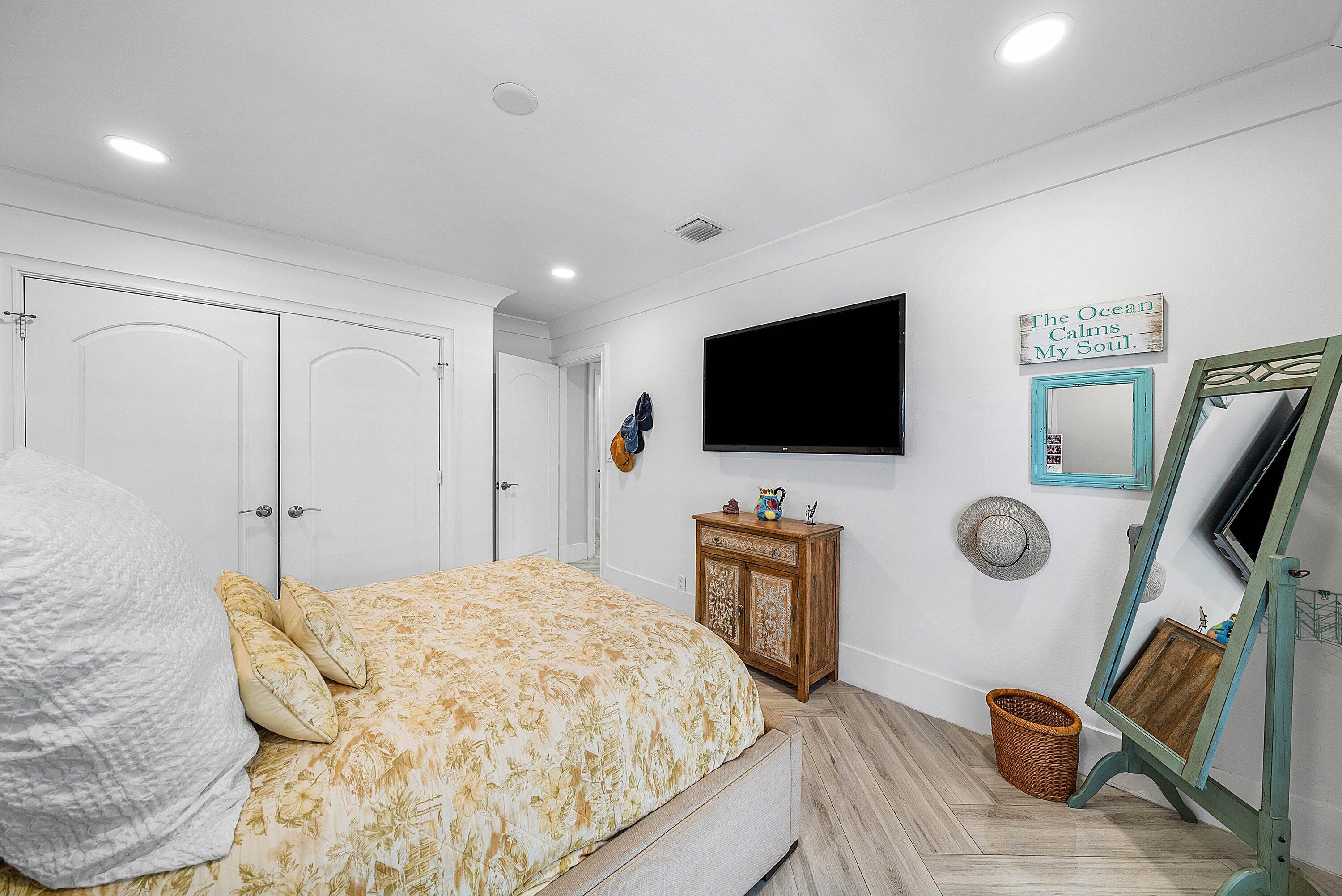 7425 NE Bay Cv Boca Raton, FL 33487