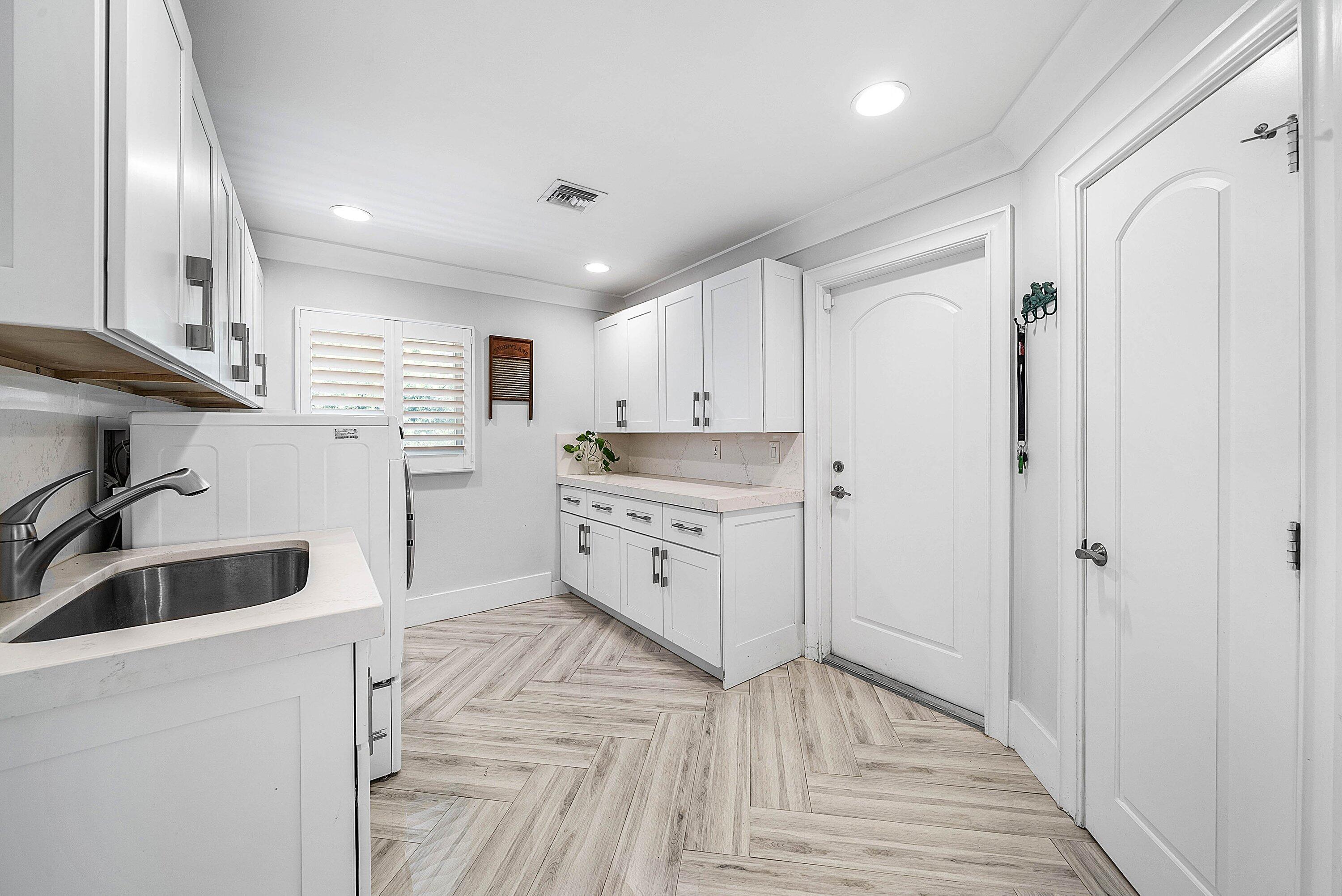 7425 NE Bay Cv Boca Raton, FL 33487